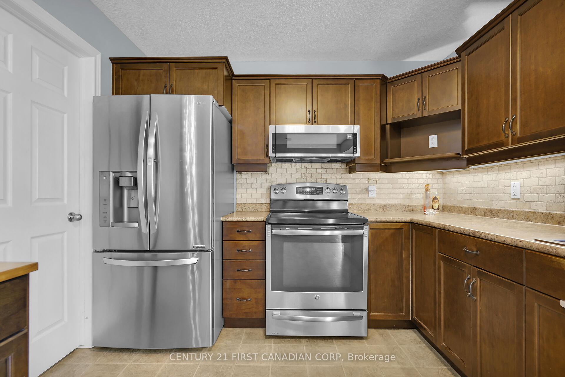 Photo 19 of 12 Hawthorn Court, St. Thomas — HOMEH