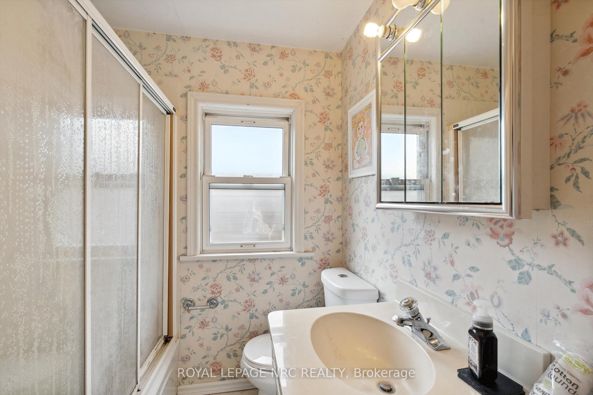 Photo 16 of 160 Highland Avenue, St. Catharines, Old Glenridge — HOMEH