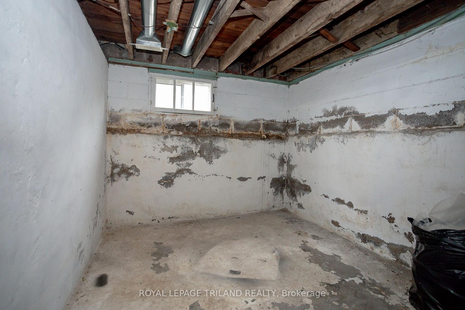 Photo 36 of 16 Maple Street, St. Thomas — HOMEH