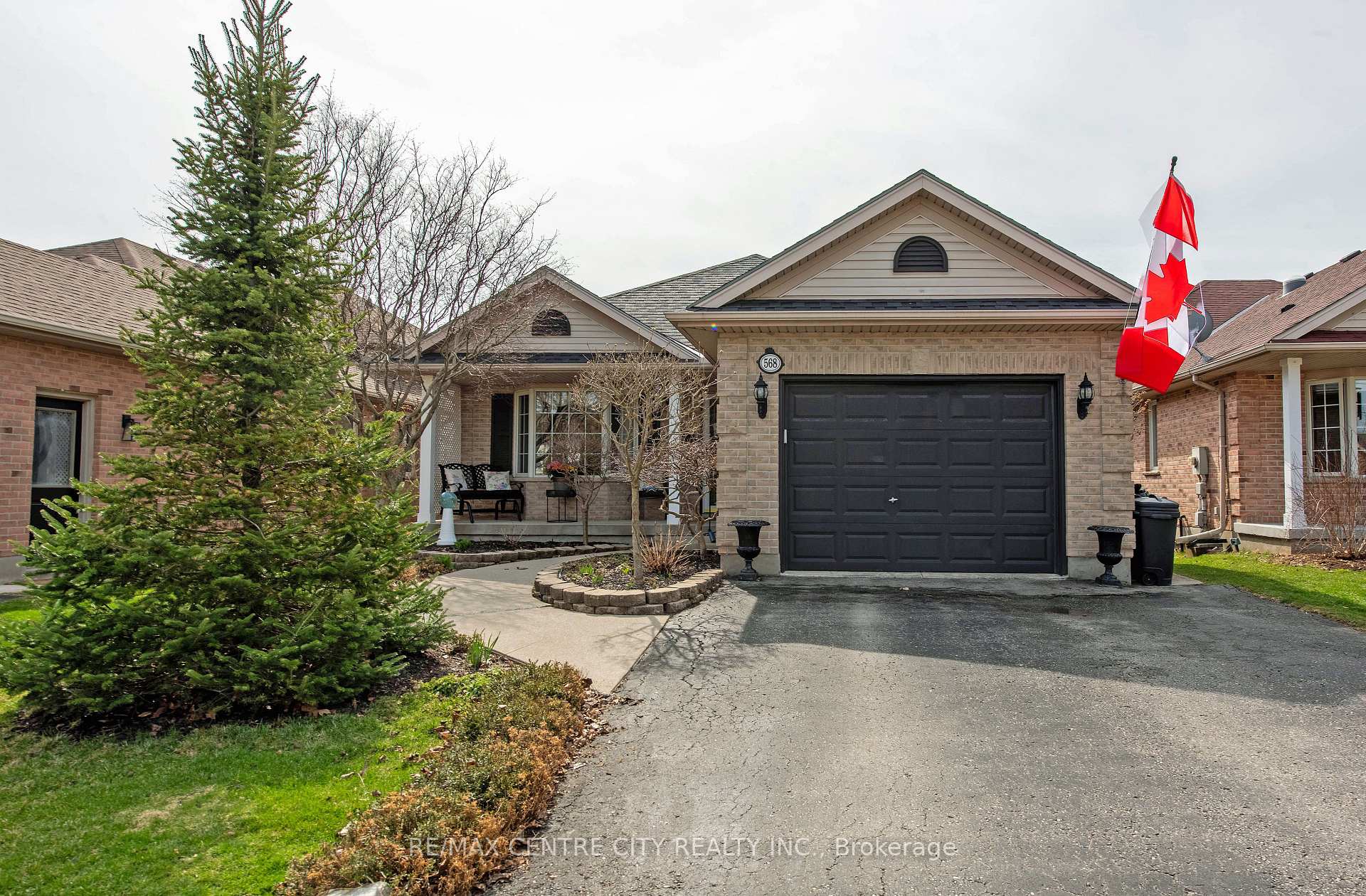 Photo 1 of 568 Wellington Street, St. Thomas — HOMEH