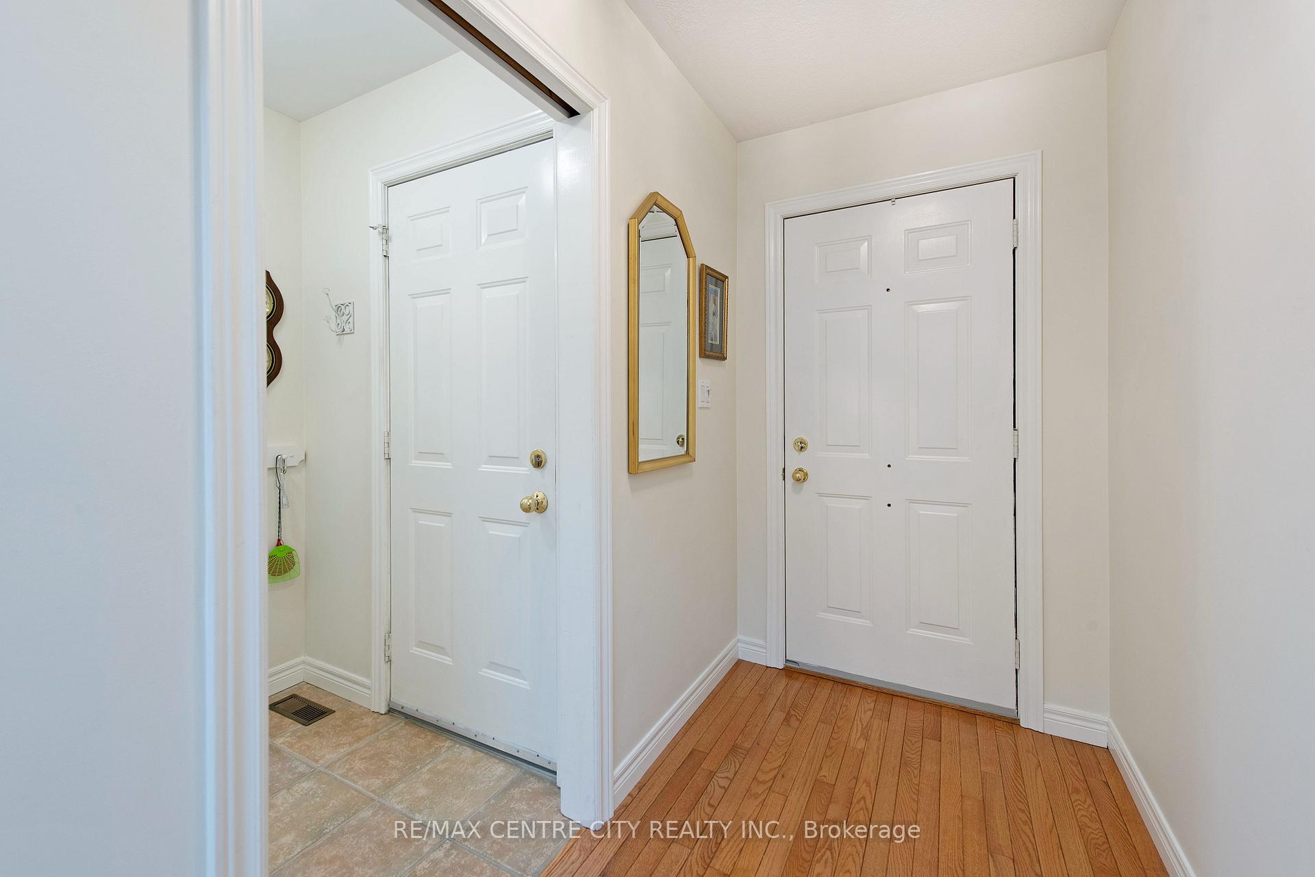 Photo 5 of 568 Wellington Street, St. Thomas — HOMEH