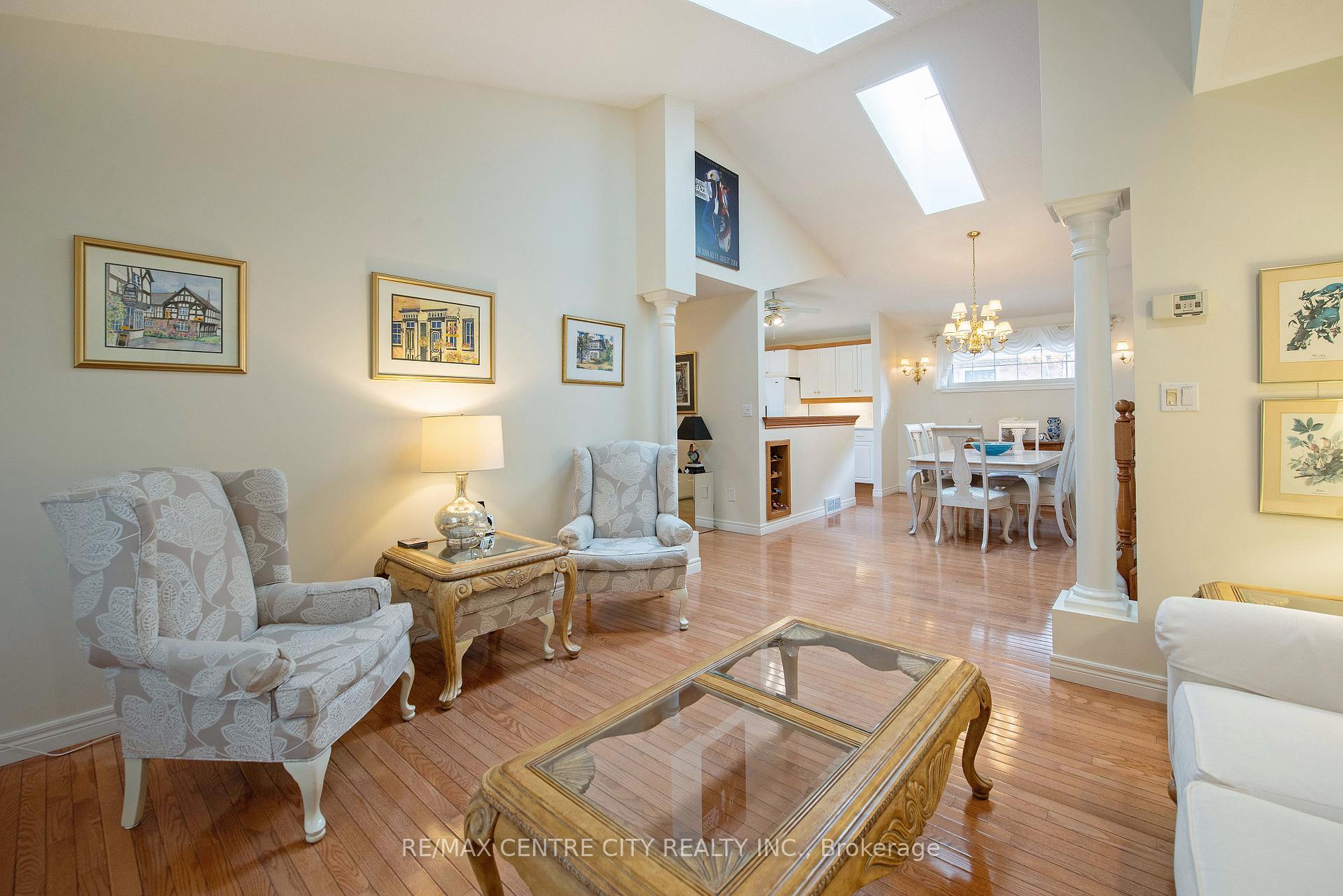 Photo 10 of 568 Wellington Street, St. Thomas — HOMEH