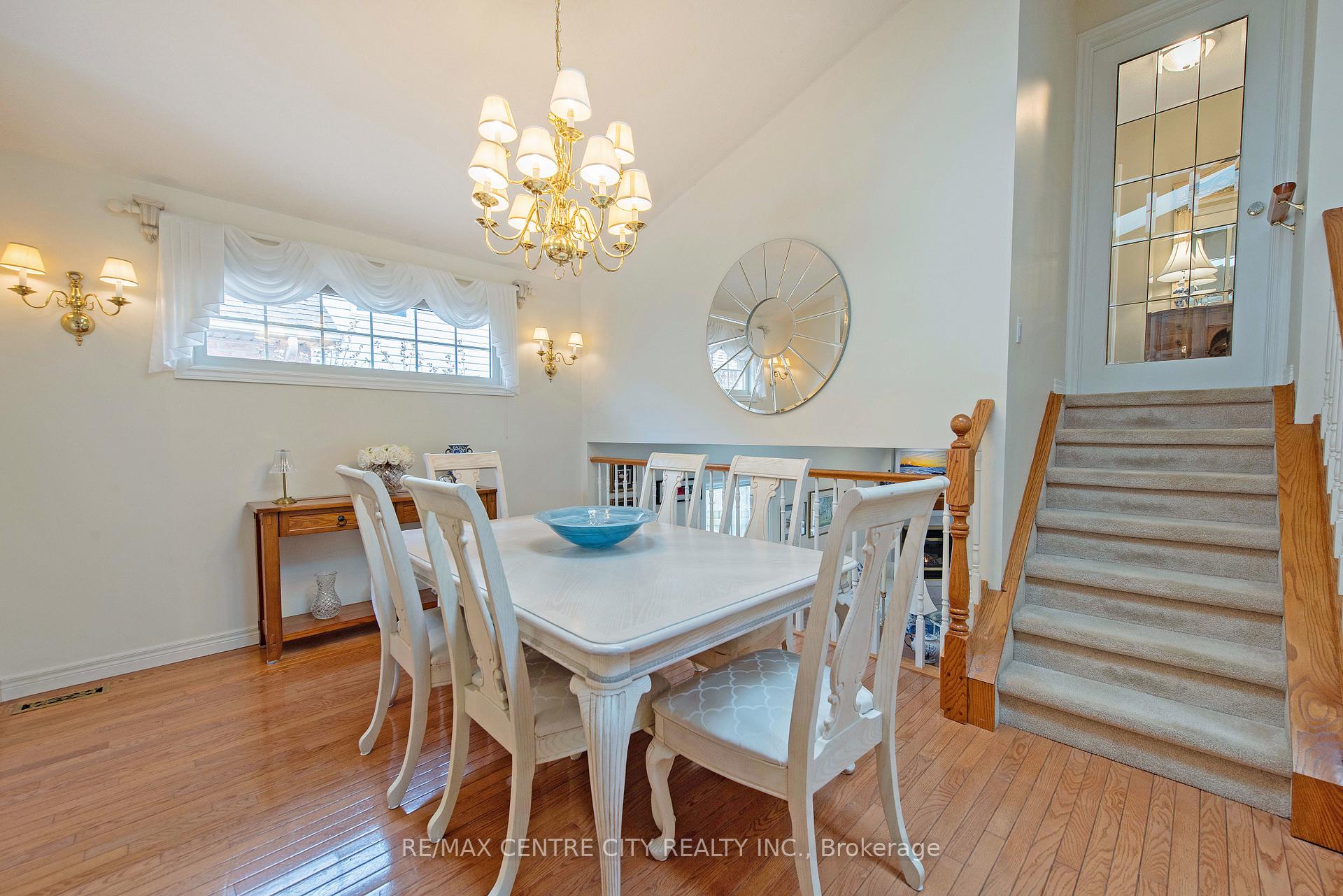 Photo 11 of 568 Wellington Street, St. Thomas — HOMEH