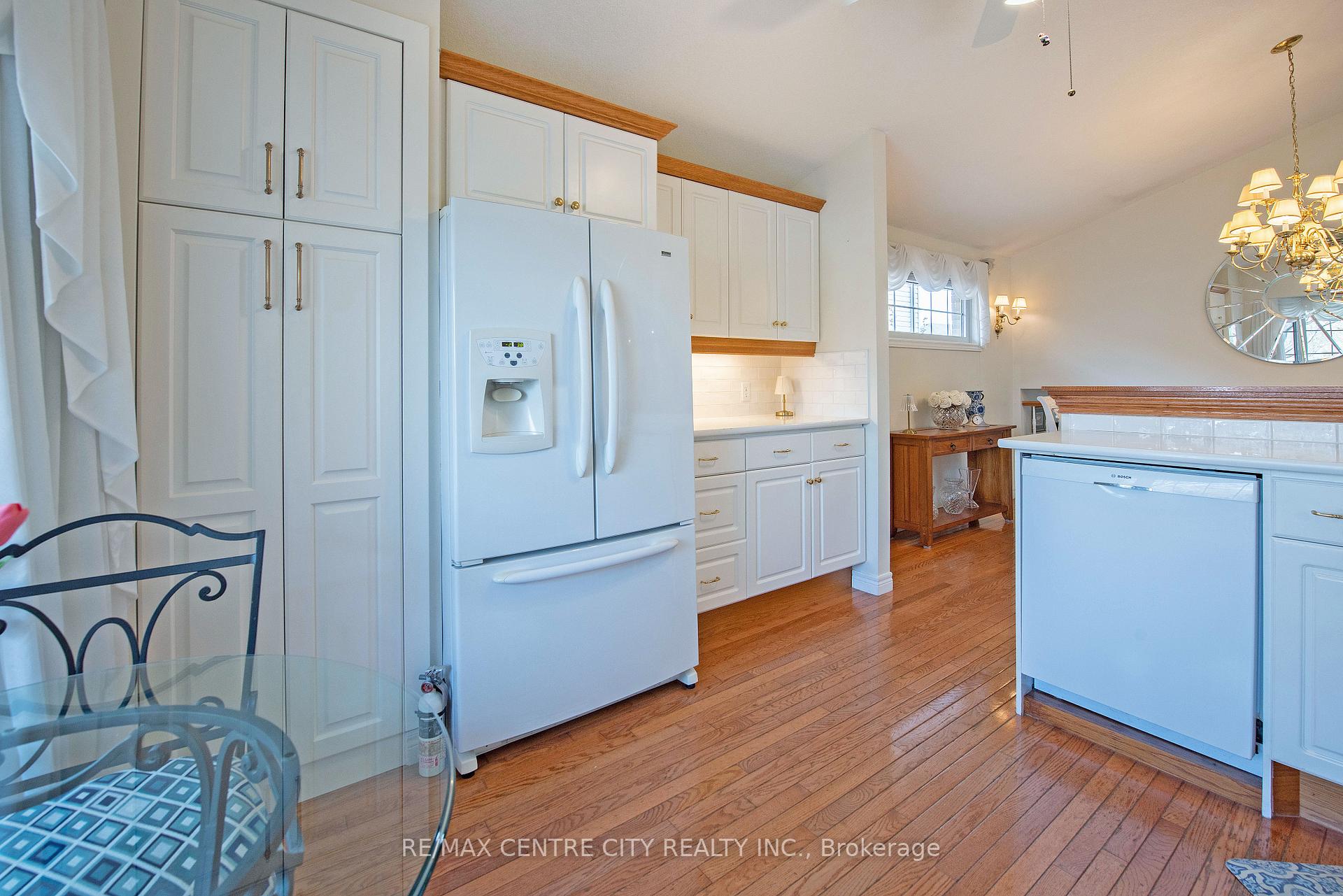 Photo 15 of 568 Wellington Street, St. Thomas — HOMEH