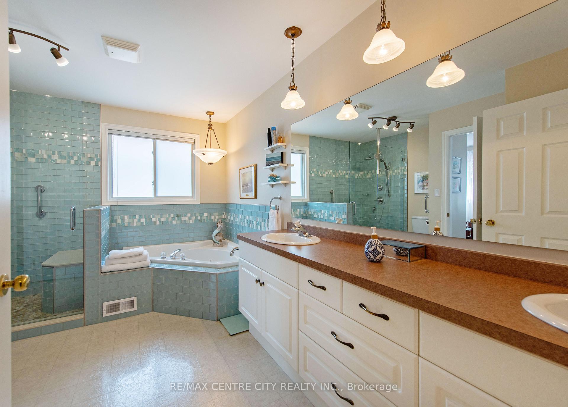 Photo 20 of 568 Wellington Street, St. Thomas — HOMEH