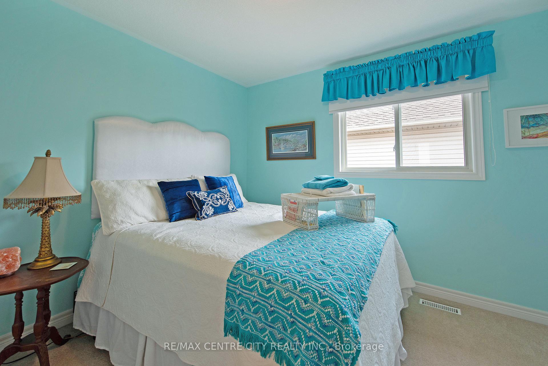 Photo 24 of 568 Wellington Street, St. Thomas — HOMEH