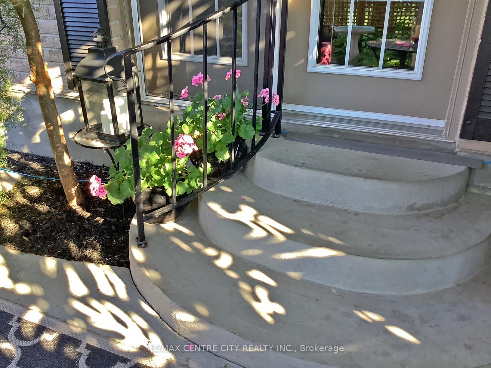 Photo 36 of 568 Wellington Street, St. Thomas — HOMEH