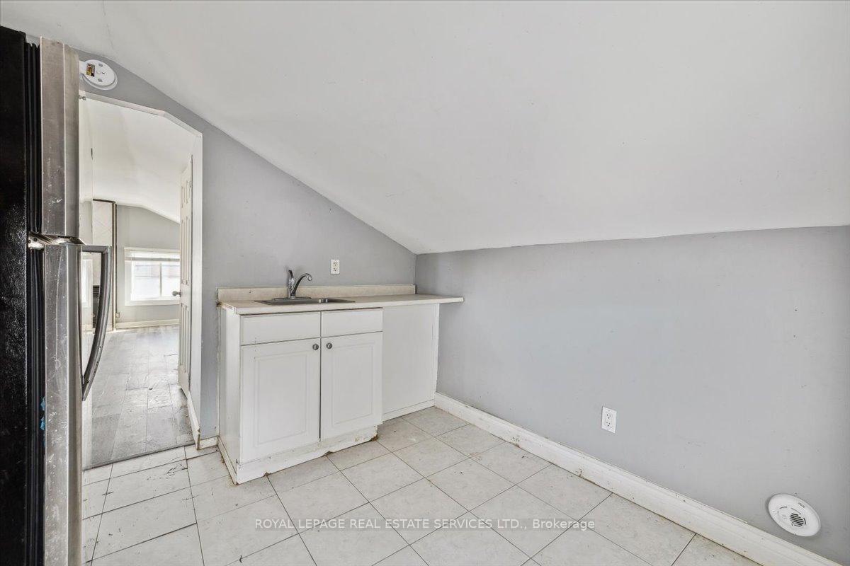 Photo 27 of 73 Vine Street S, St. Catharines, E. Chester — HOMEH