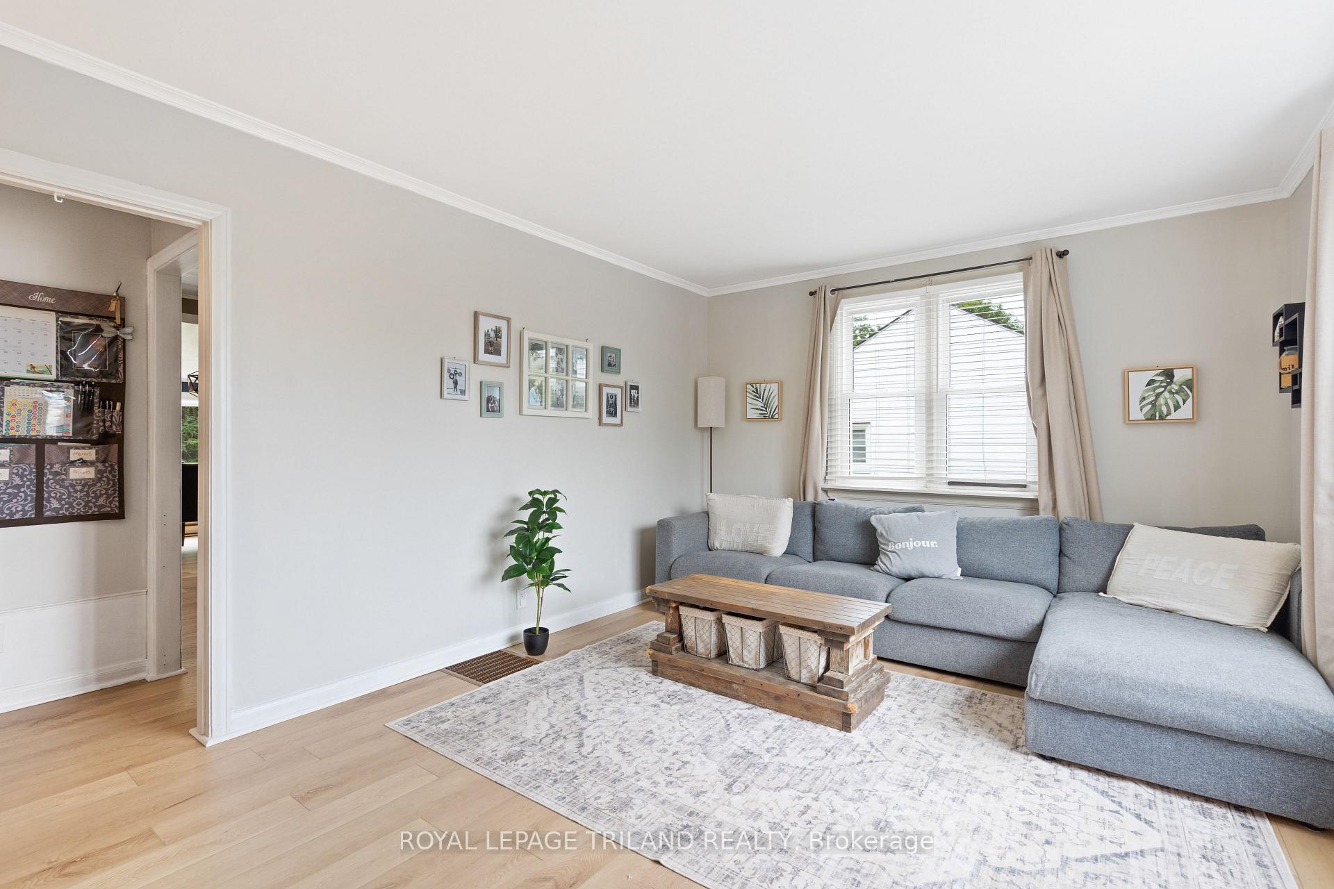 Photo 5 of 163 Chestnut Street, St. Thomas — HOMEH