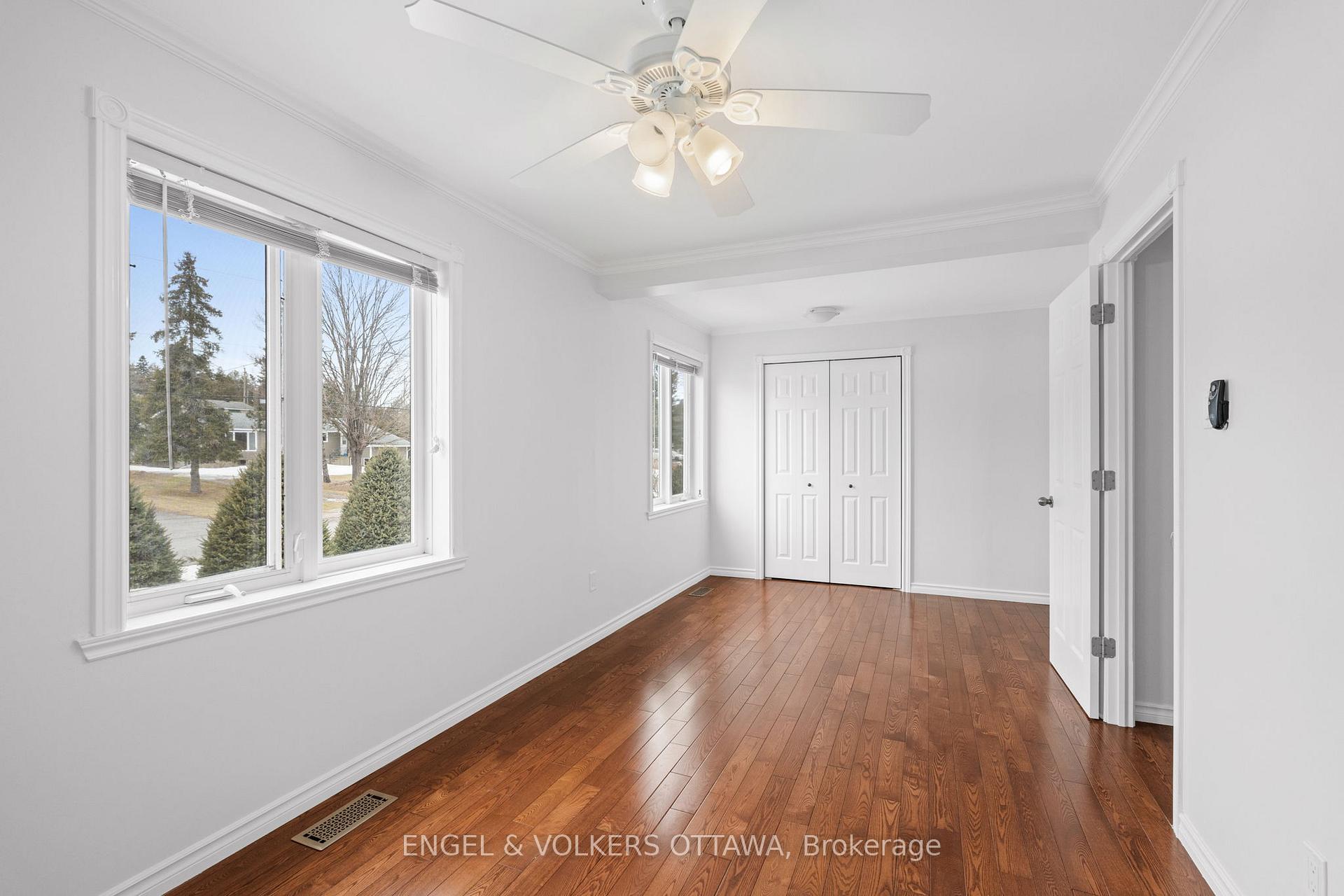 Photo 15 of 130 Lloydalex Crescent, Ottawa, Stittsville (North) — HOMEH