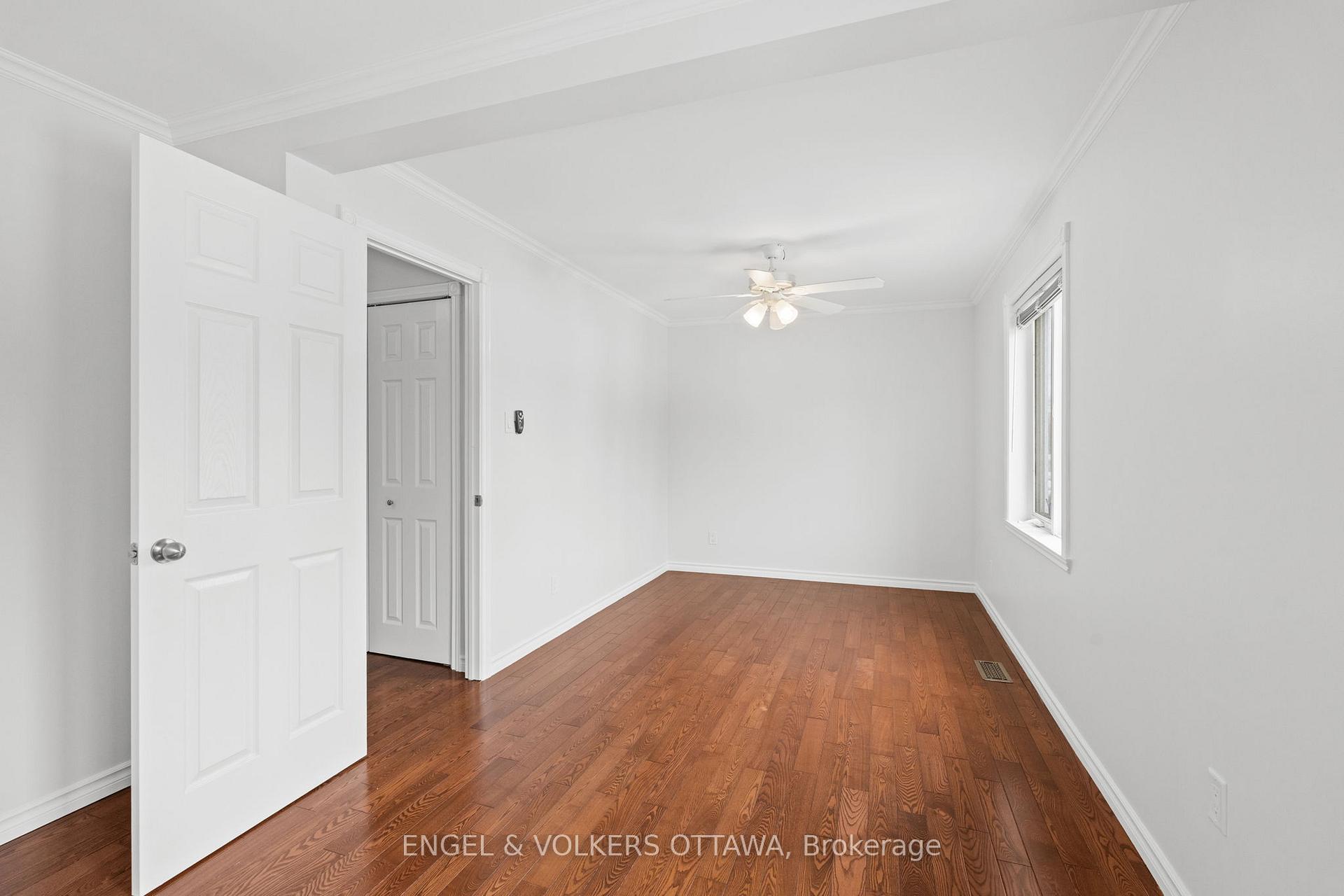 Photo 16 of 130 Lloydalex Crescent, Ottawa, Stittsville (North) — HOMEH