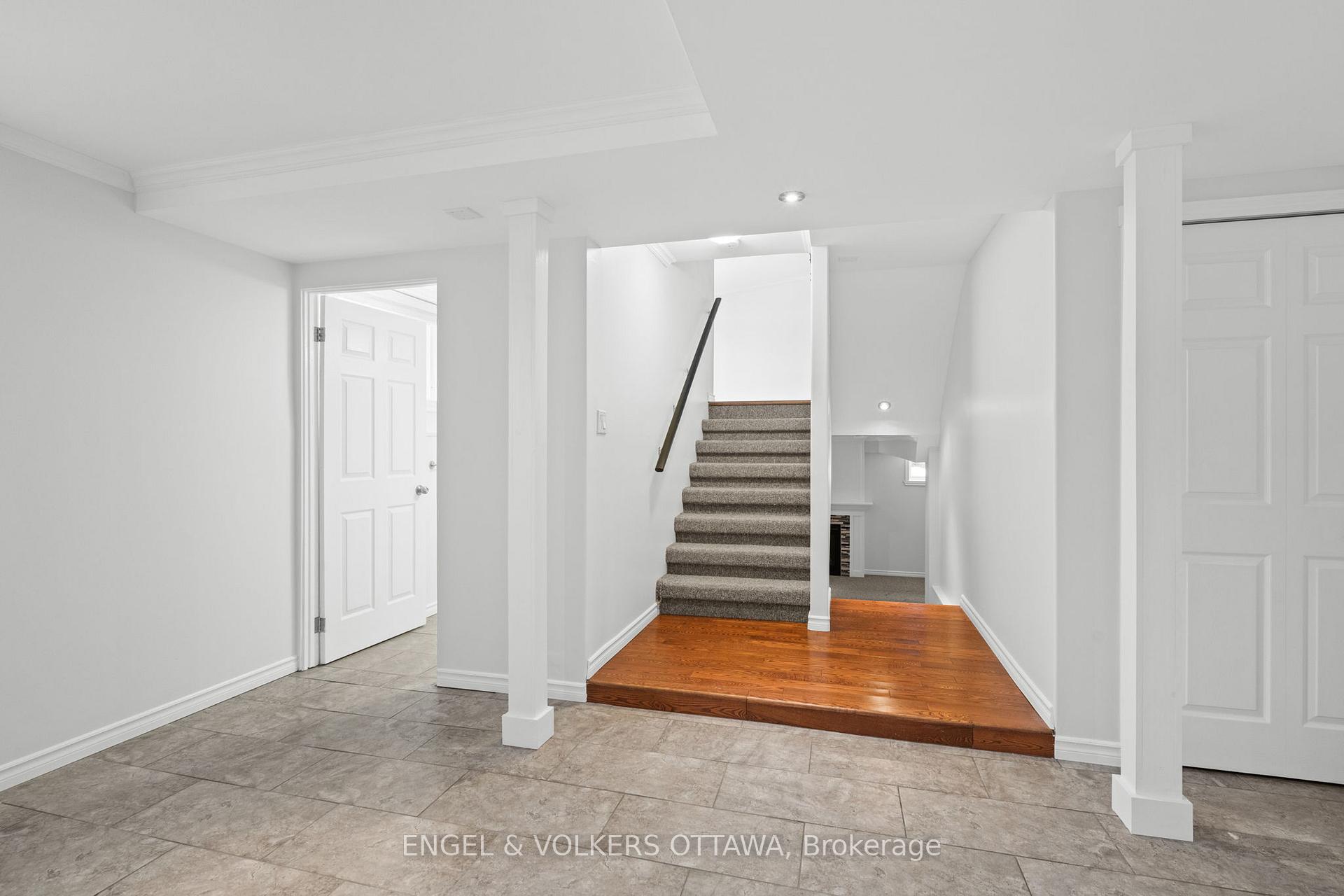 Photo 17 of 130 Lloydalex Crescent, Ottawa, Stittsville (North) — HOMEH