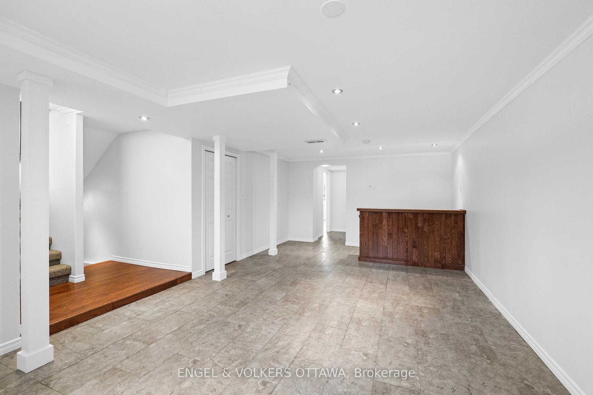 Photo 19 of 130 Lloydalex Crescent, Ottawa, Stittsville (North) — HOMEH