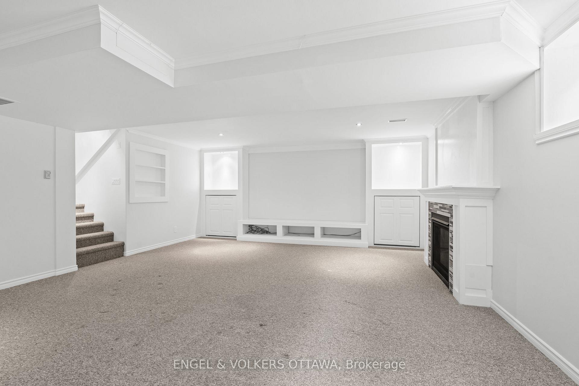 Photo 23 of 130 Lloydalex Crescent, Ottawa, Stittsville (North) — HOMEH
