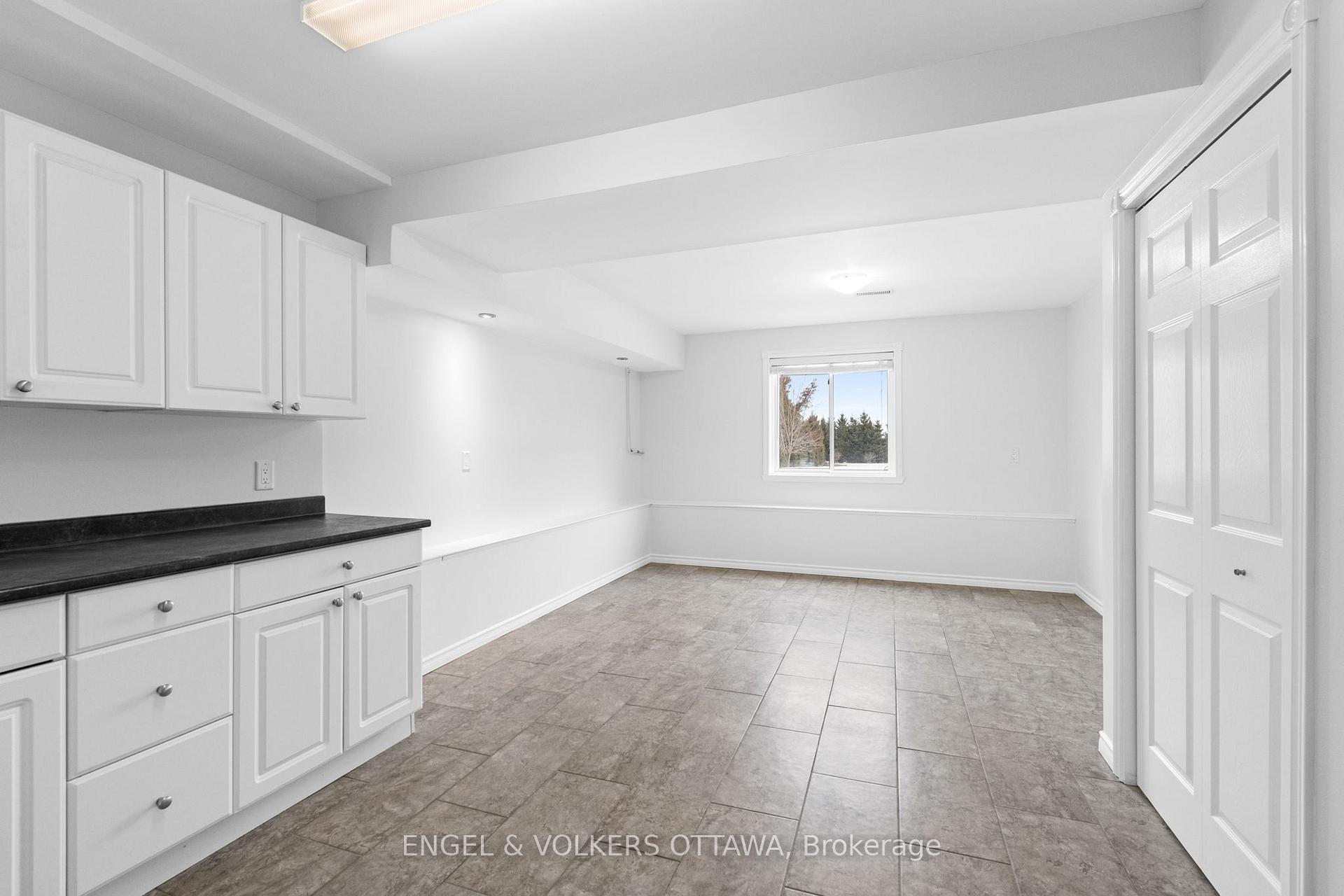 Photo 25 of 130 Lloydalex Crescent, Ottawa, Stittsville (North) — HOMEH
