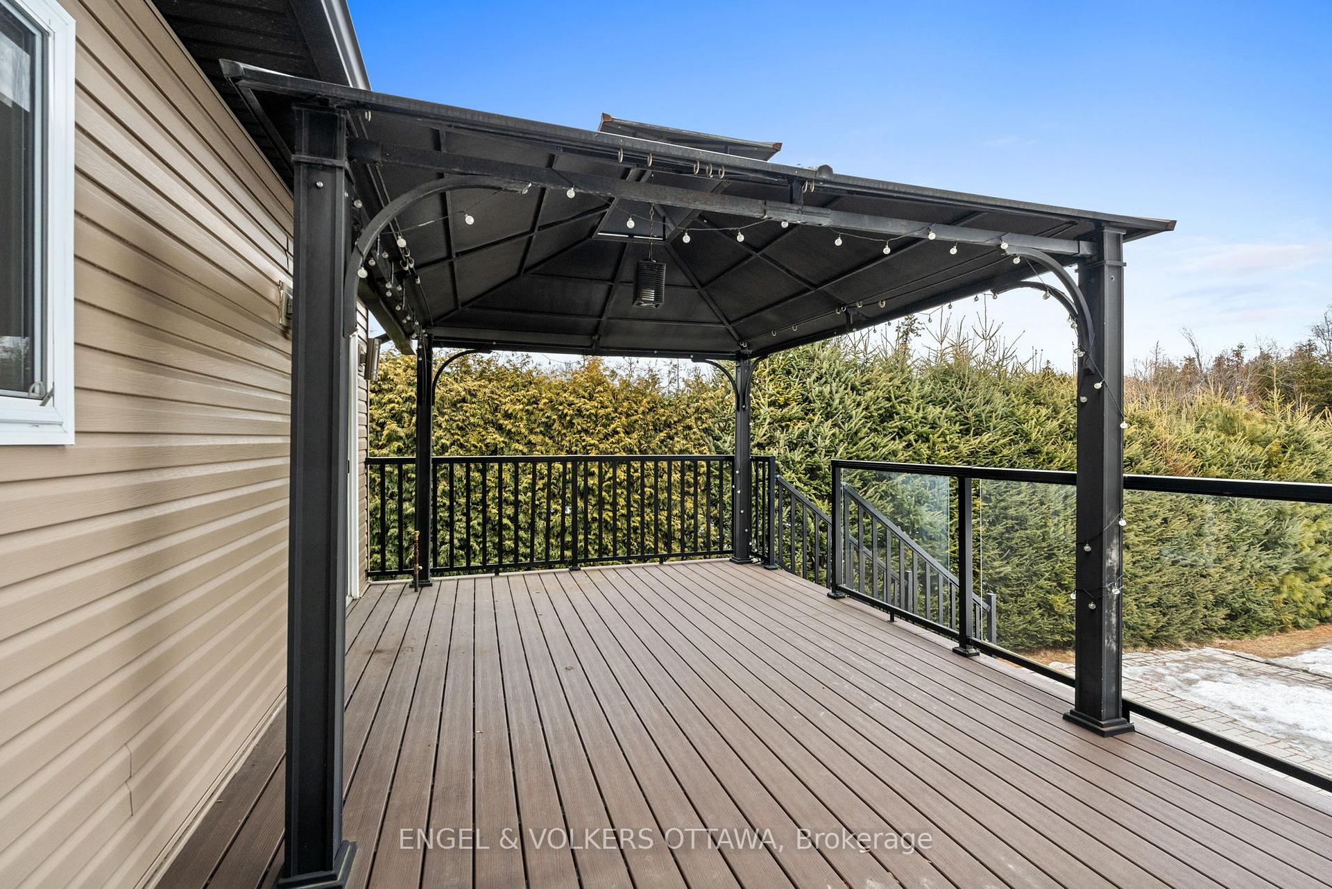 Photo 30 of 130 Lloydalex Crescent, Ottawa, Stittsville (North) — HOMEH
