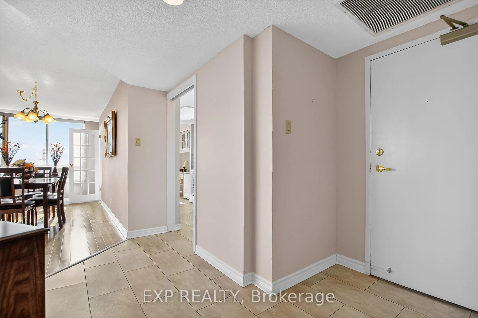 Photo 2 of Unit 606, 100 Grant Carman Drive, Ottawa, Borden Farm/Stewart Farm/Carleton Heights/Parkwood Hills — HOMEH