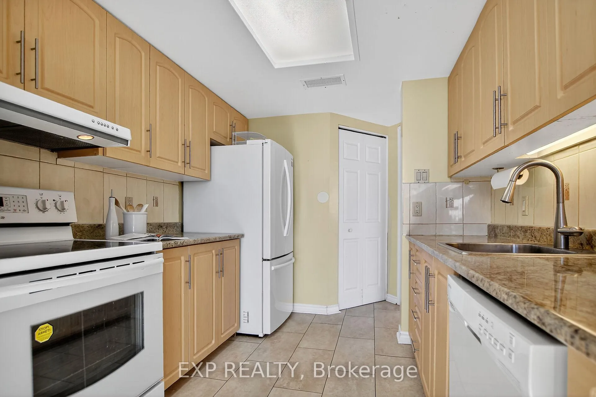 Photo 16 of Unit 606, 100 Grant Carman Drive, Ottawa, Borden Farm/Stewart Farm/Carleton Heights/Parkwood Hills — HOMEH