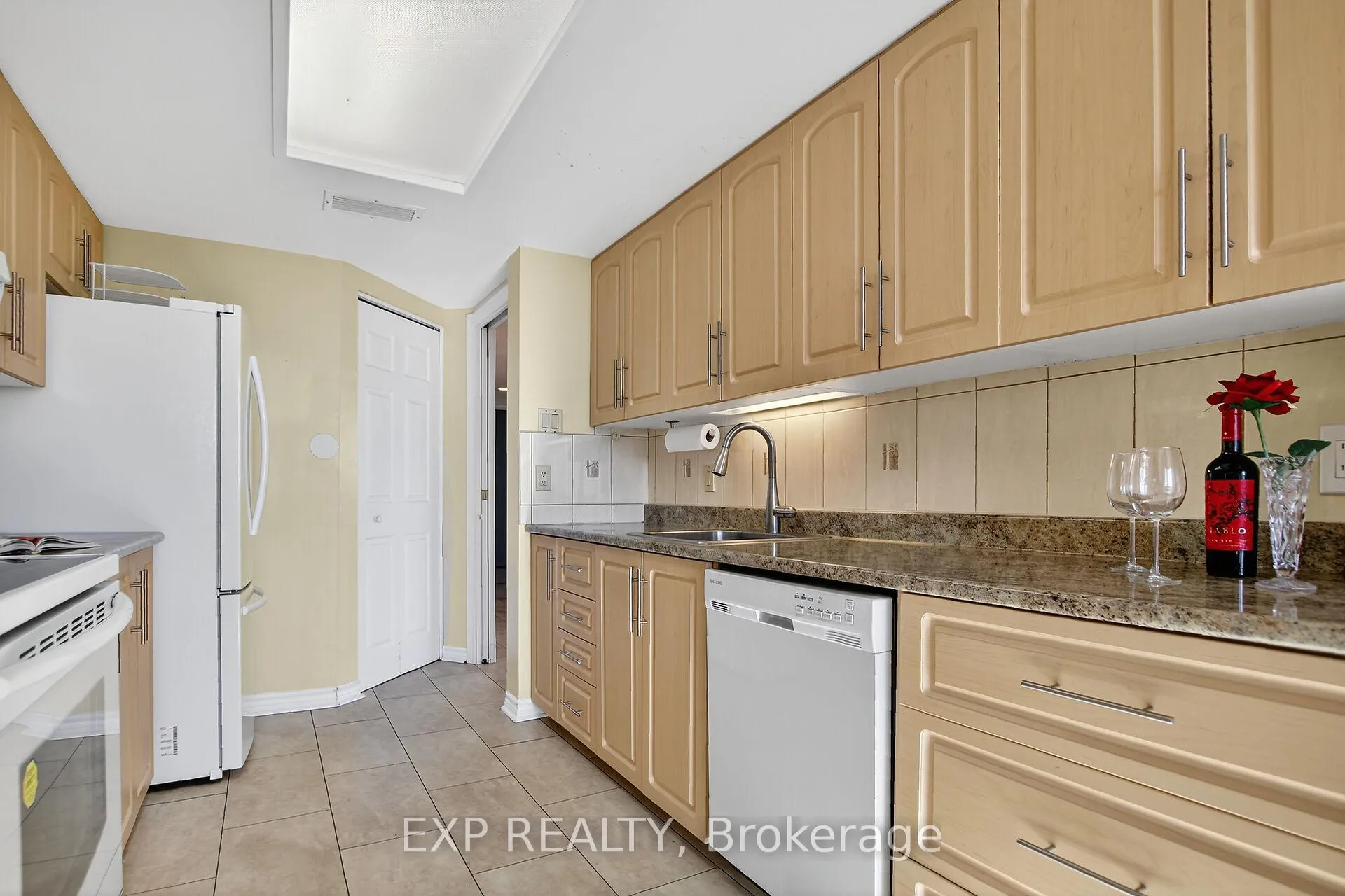 Photo 17 of Unit 606, 100 Grant Carman Drive, Ottawa, Borden Farm/Stewart Farm/Carleton Heights/Parkwood Hills — HOMEH
