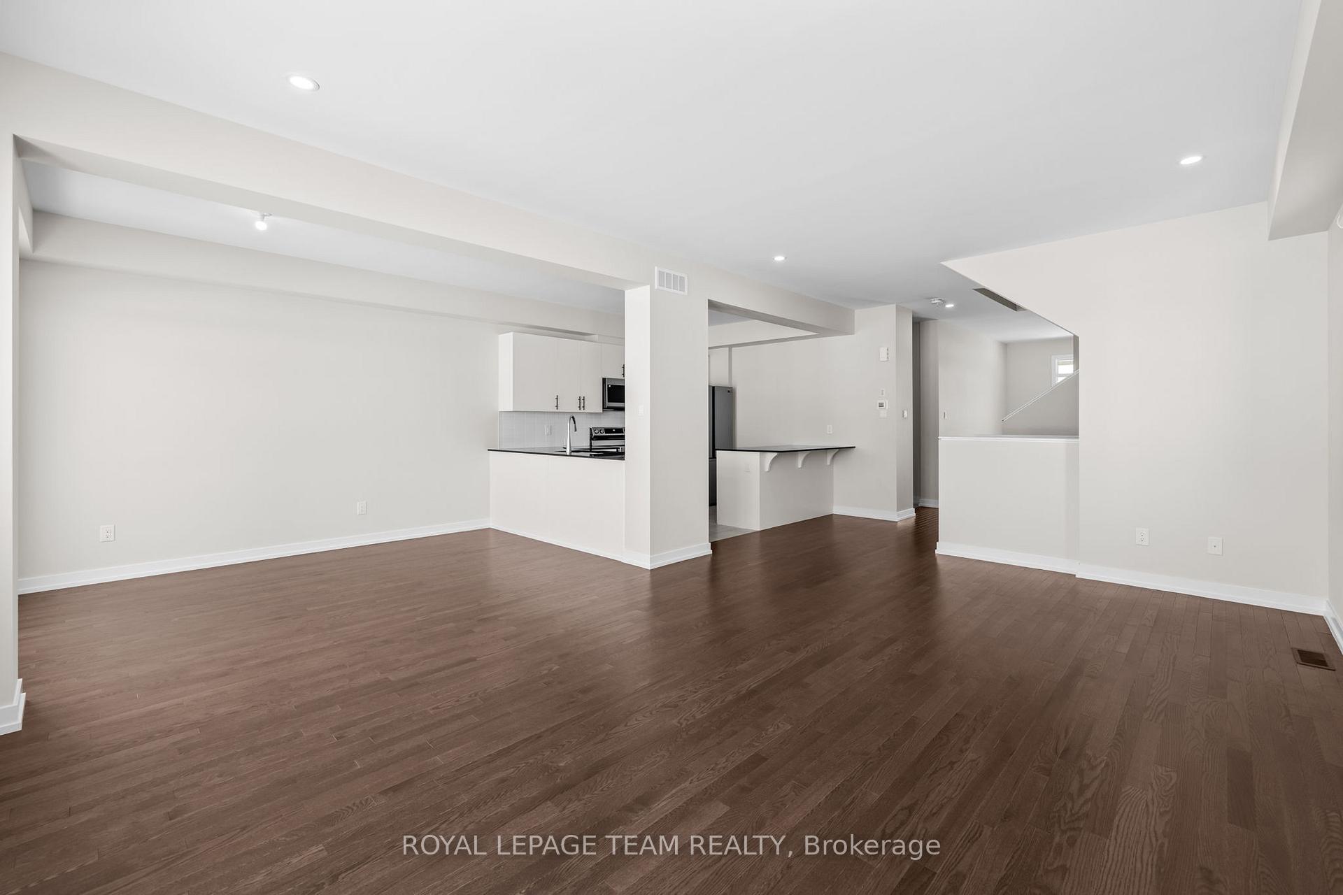 Photo 4 of 2038 Postilion Street, Ottawa, Richmond — HOMEH