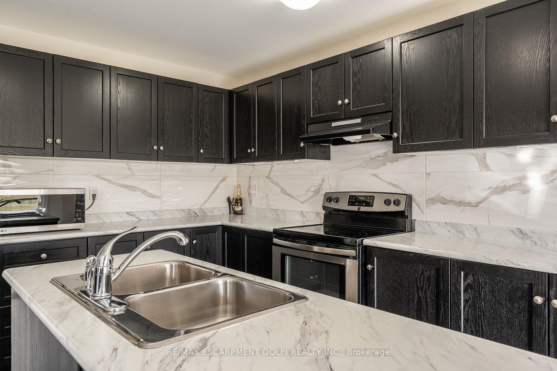 Photo 9 of Unit 21, 77 Avery Crescent, St. Catharines, Oakdale — HOMEH