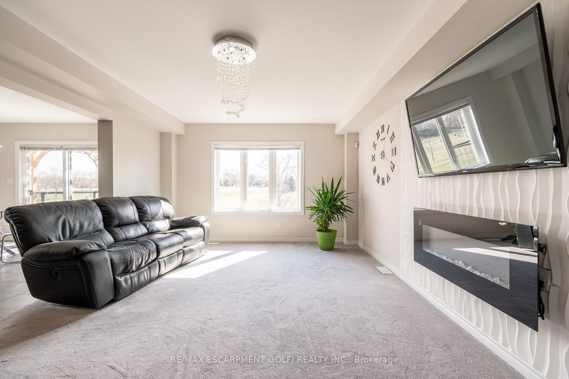 Photo 15 of Unit 21, 77 Avery Crescent, St. Catharines, Oakdale — HOMEH