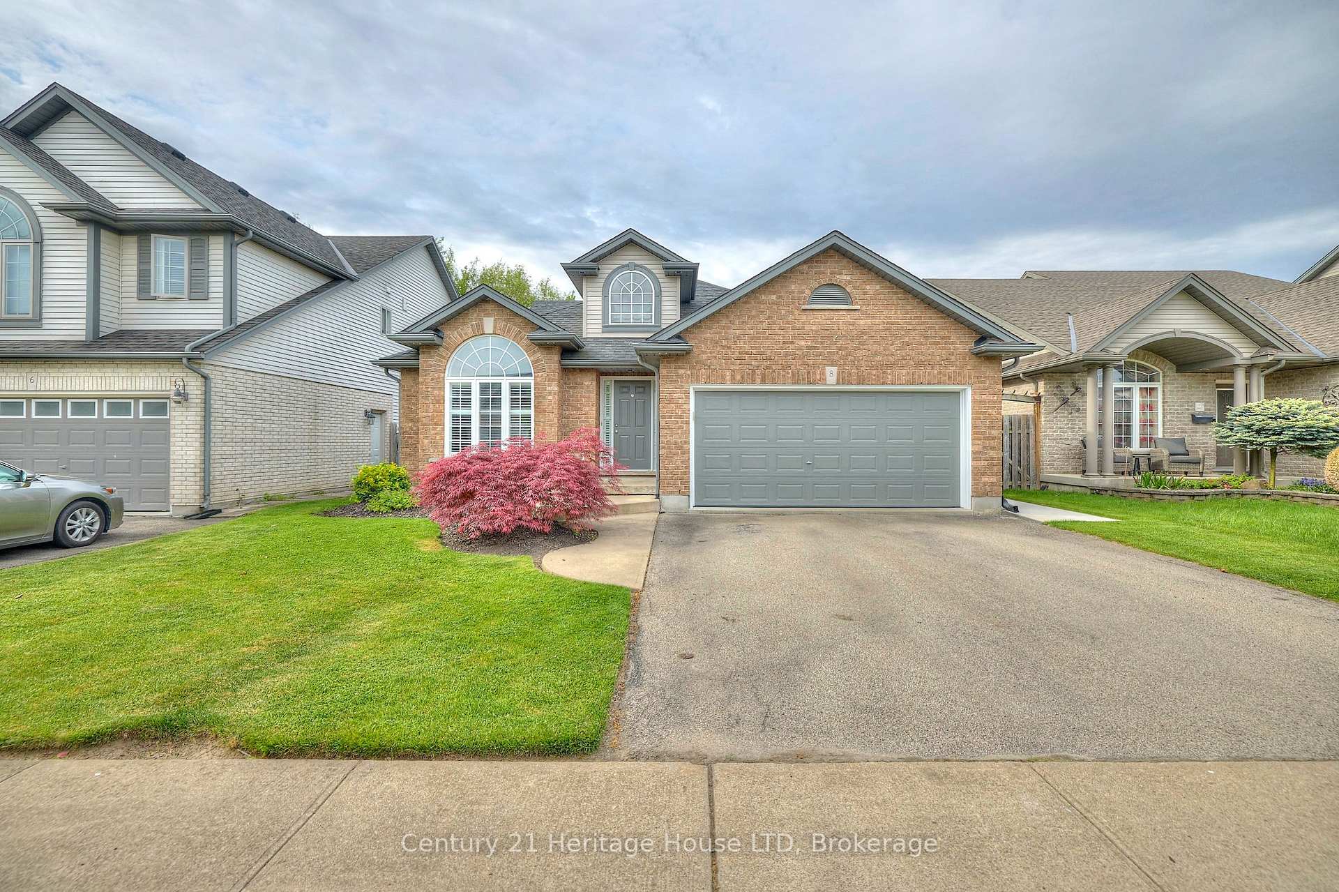 Photo 2 of 8 Arlene Street, St. Catharines, Rykert/Vansickle — HOMEH