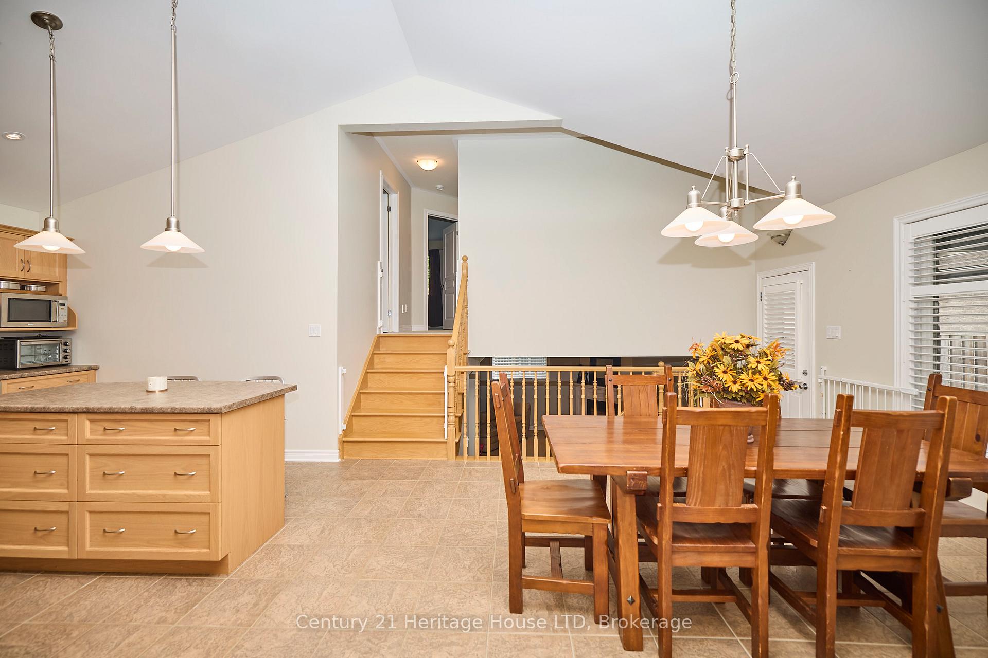 Photo 6 of 8 Arlene Street, St. Catharines, Rykert/Vansickle — HOMEH