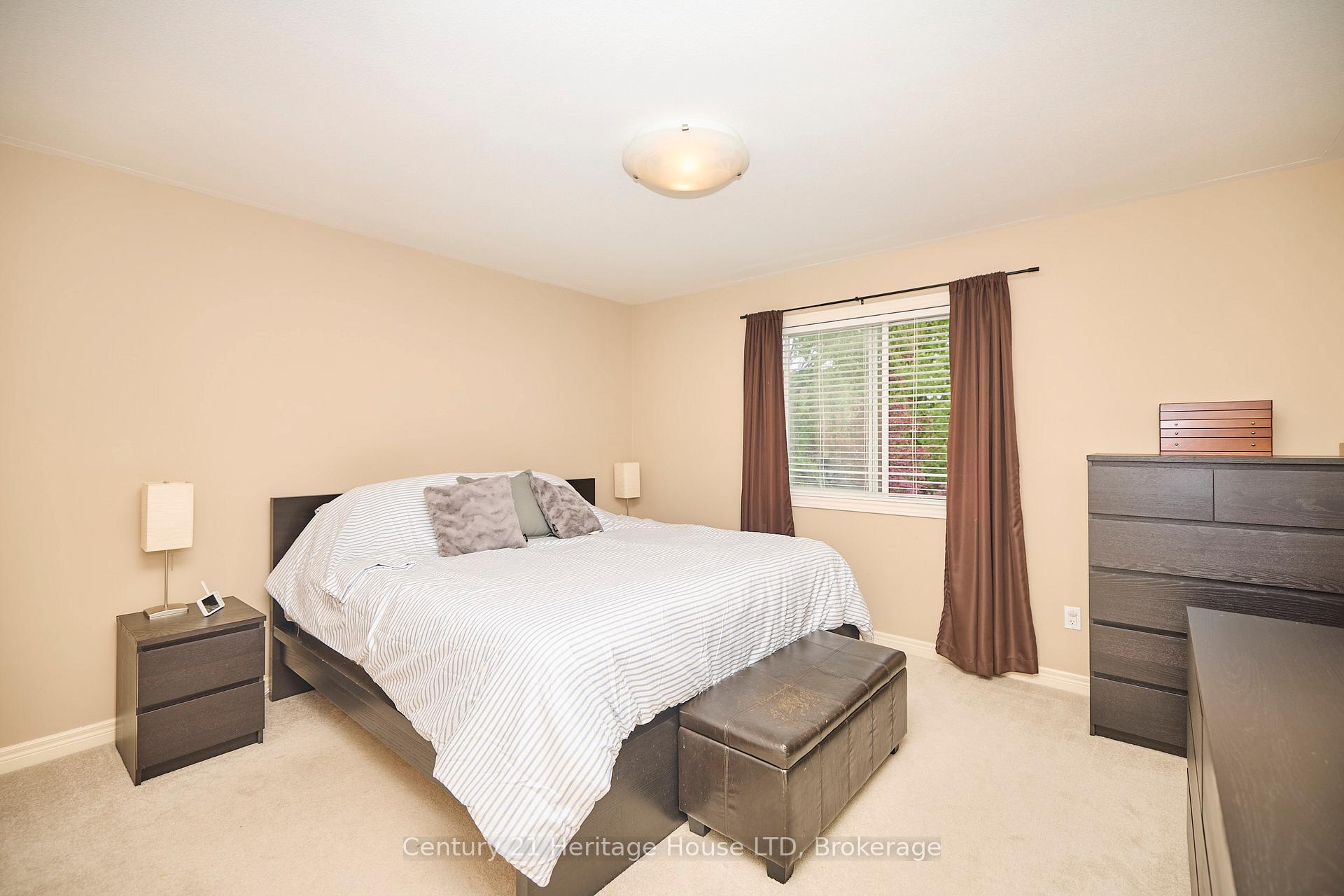 Photo 11 of 8 Arlene Street, St. Catharines, Rykert/Vansickle — HOMEH