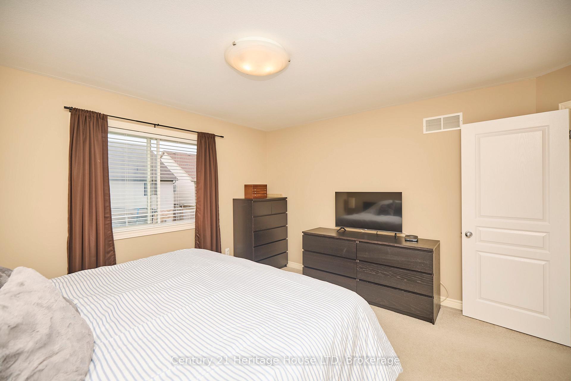 Photo 12 of 8 Arlene Street, St. Catharines, Rykert/Vansickle — HOMEH