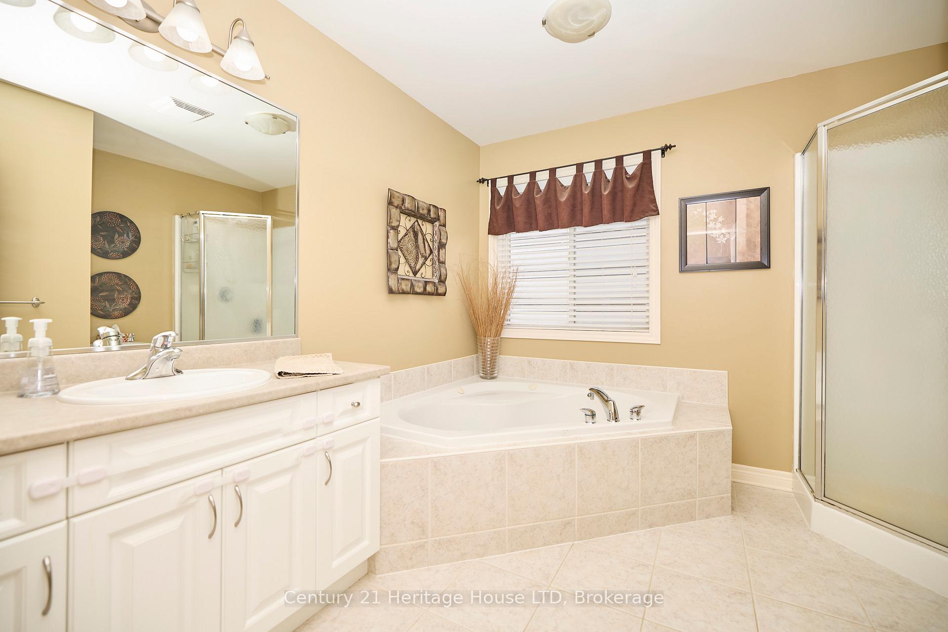 Photo 13 of 8 Arlene Street, St. Catharines, Rykert/Vansickle — HOMEH