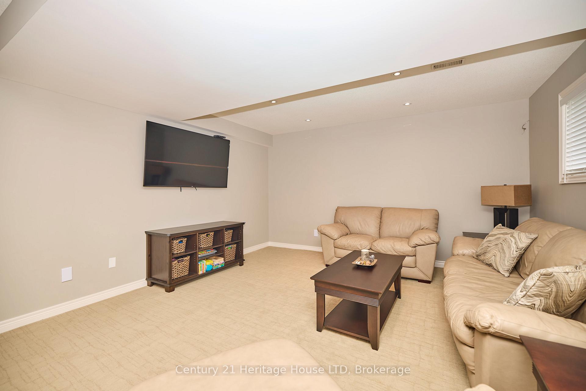Photo 21 of 8 Arlene Street, St. Catharines, Rykert/Vansickle — HOMEH