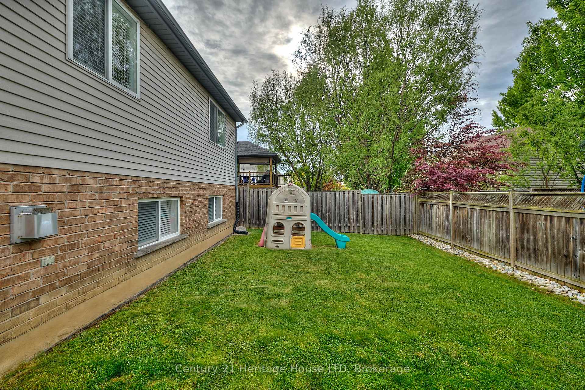 Photo 28 of 8 Arlene Street, St. Catharines, Rykert/Vansickle — HOMEH