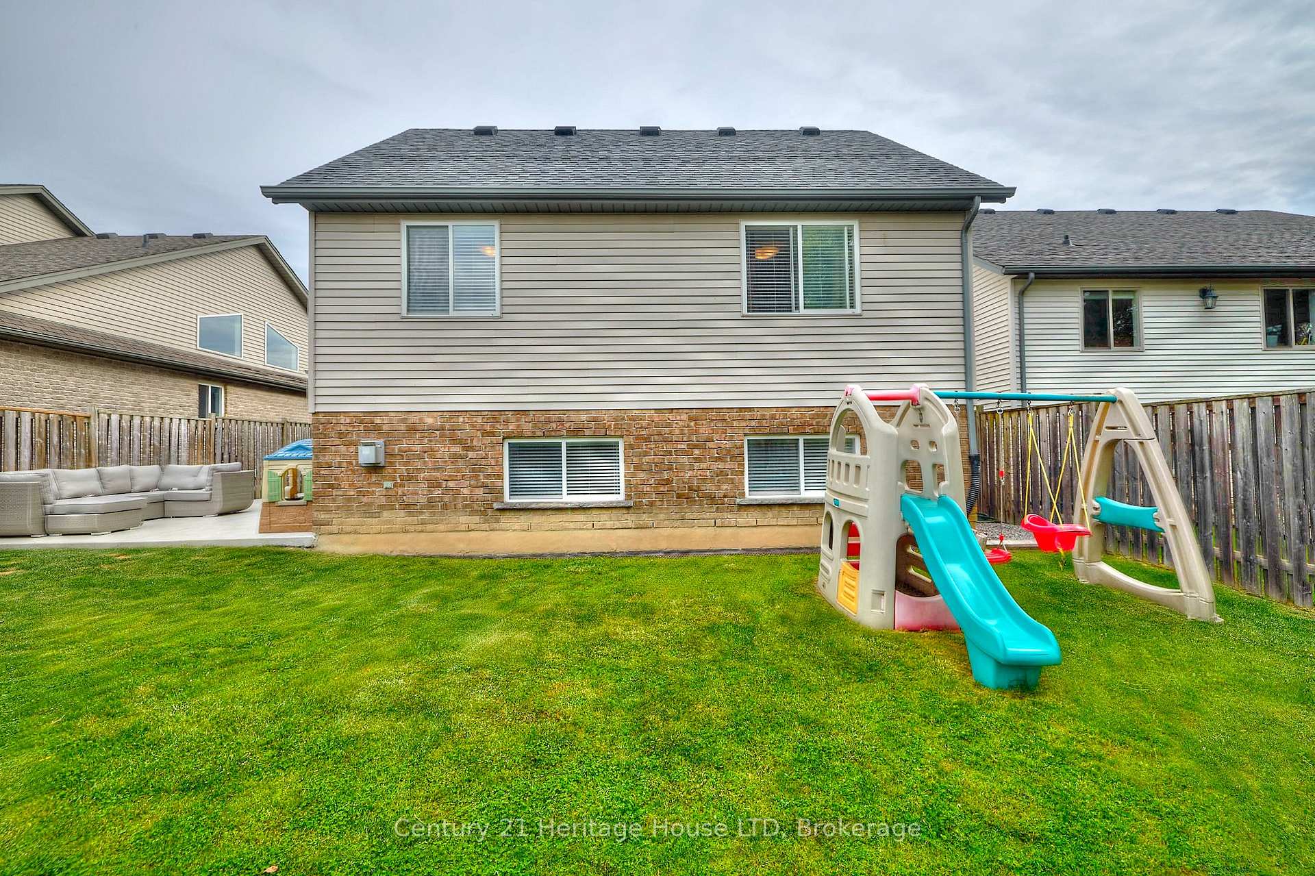 Photo 29 of 8 Arlene Street, St. Catharines, Rykert/Vansickle — HOMEH