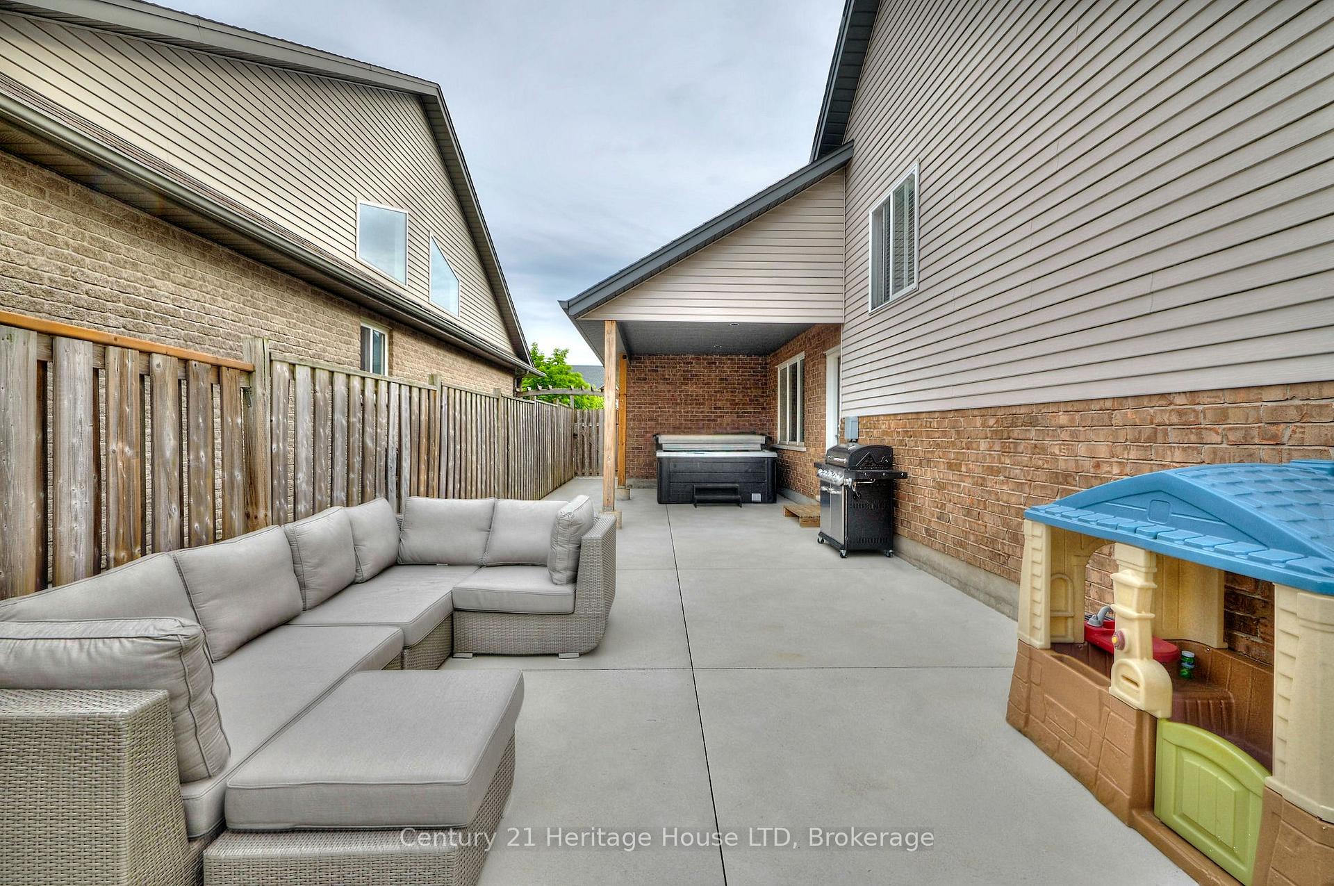 Photo 30 of 8 Arlene Street, St. Catharines, Rykert/Vansickle — HOMEH