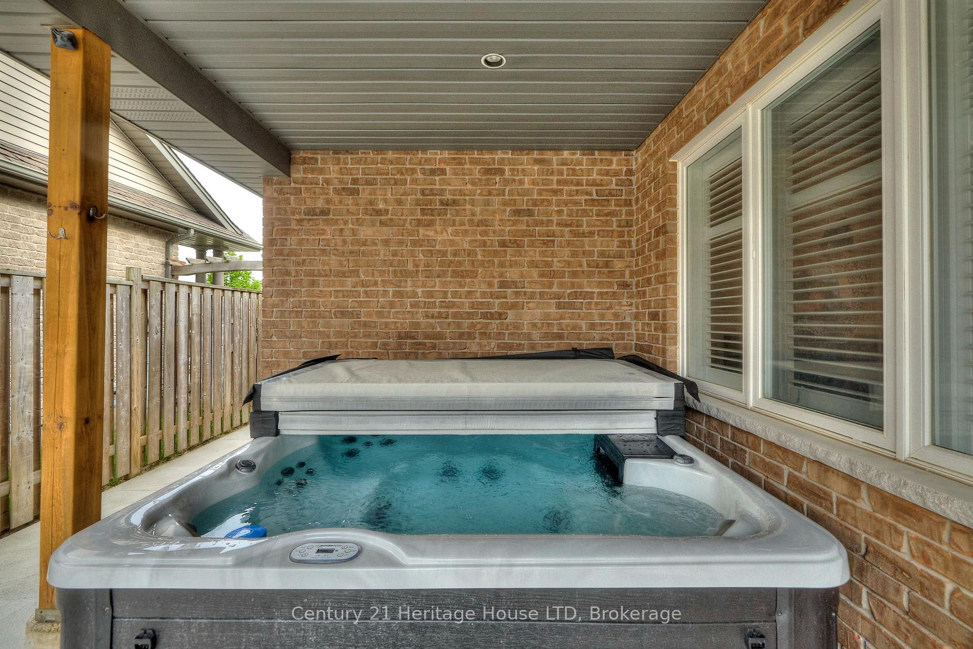 Photo 32 of 8 Arlene Street, St. Catharines, Rykert/Vansickle — HOMEH