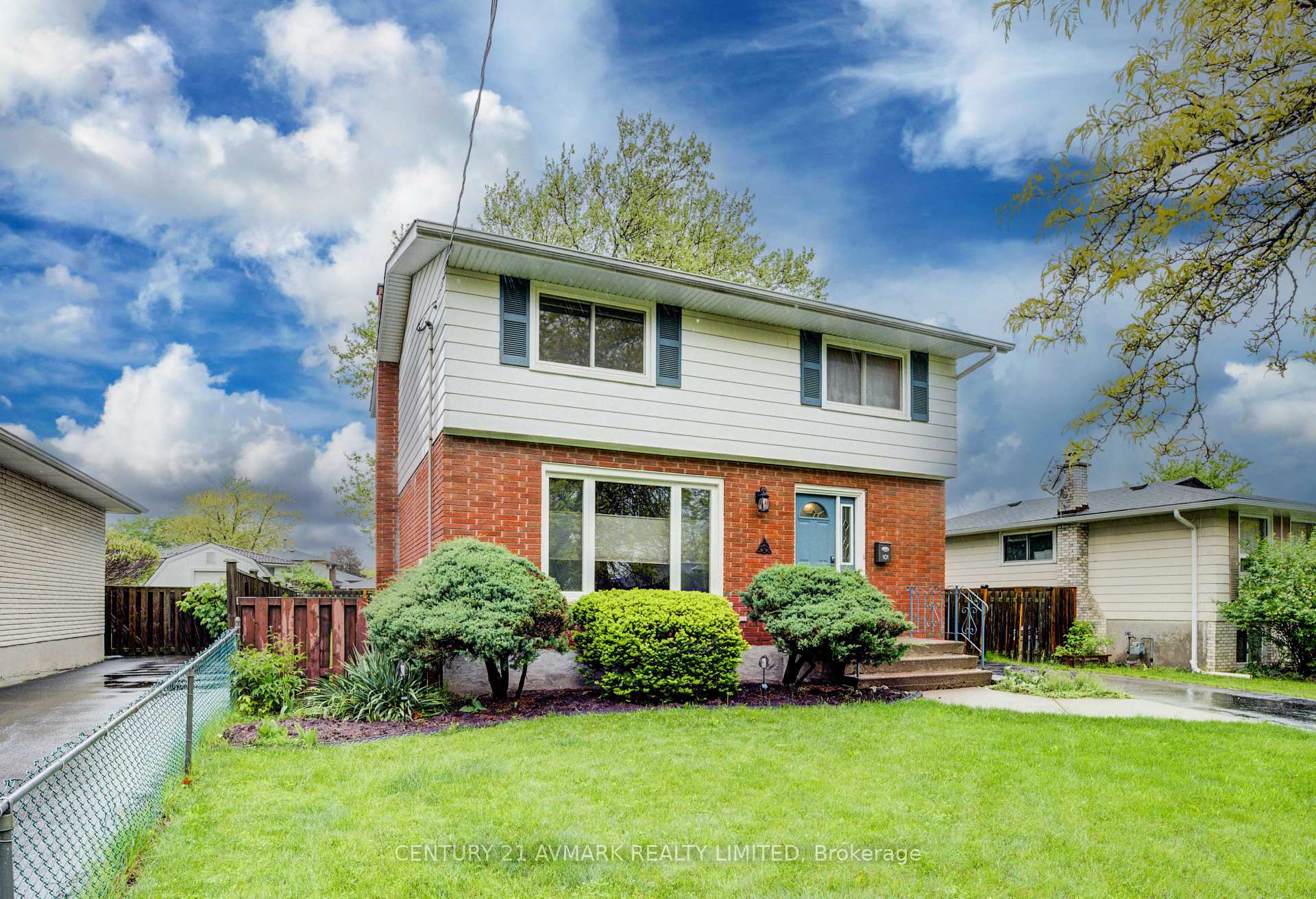 Photo 3 of 101 Meredith Drive, St. Catharines, Carlton/Bunting — HOMEH