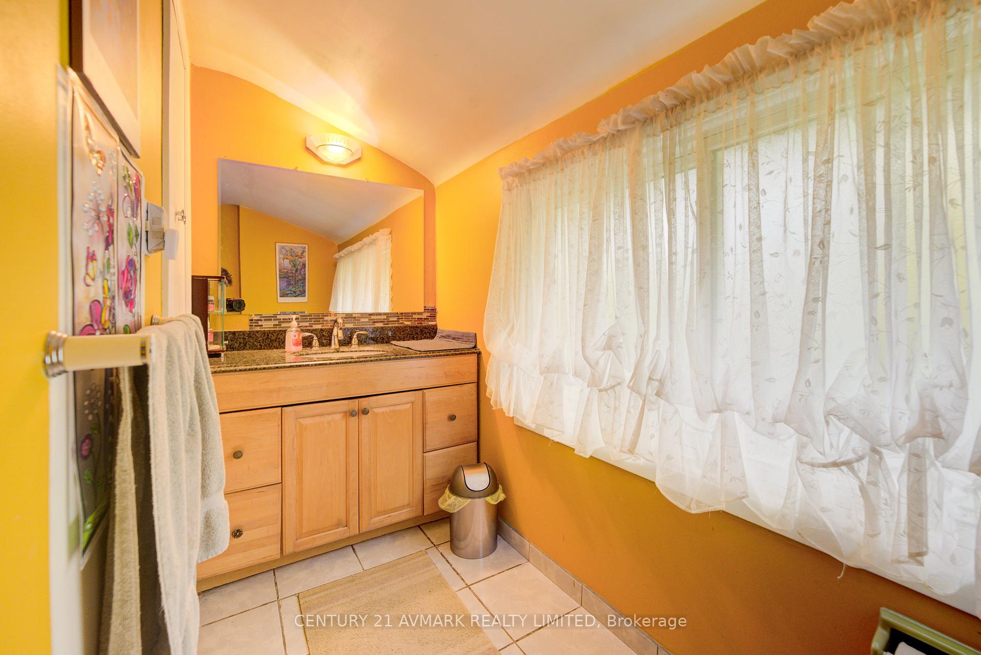 Photo 6 of 101 Meredith Drive, St. Catharines, Carlton/Bunting — HOMEH