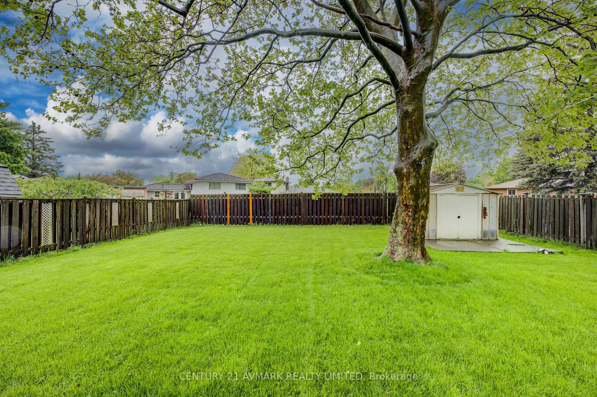 Photo 7 of 101 Meredith Drive, St. Catharines, Carlton/Bunting — HOMEH