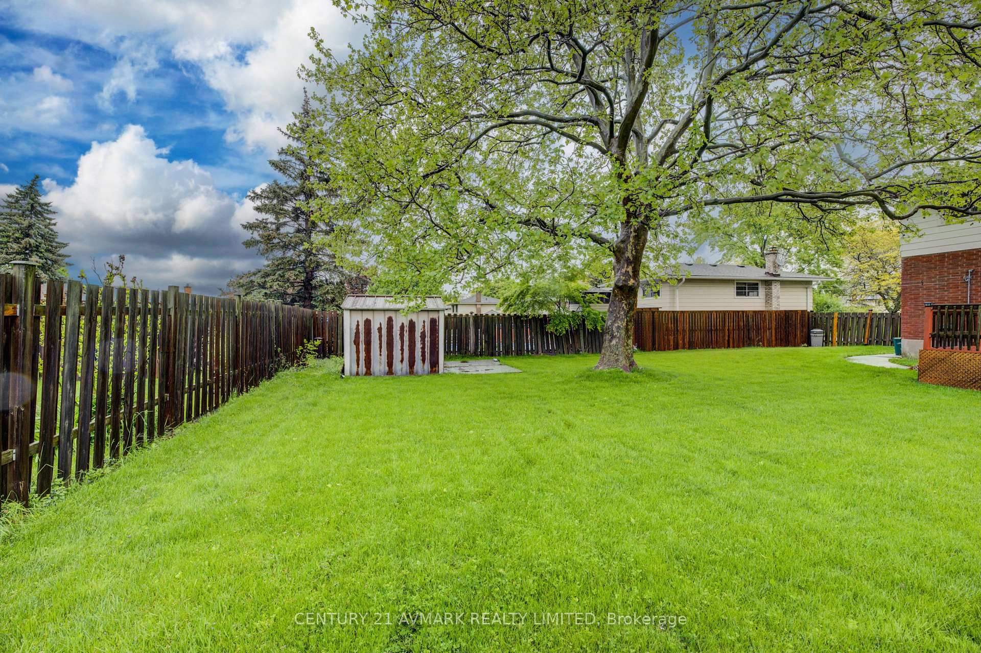 Photo 9 of 101 Meredith Drive, St. Catharines, Carlton/Bunting — HOMEH