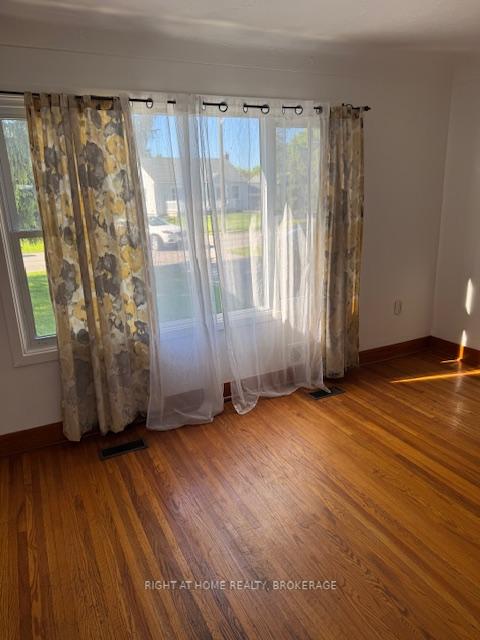 Photo 9 of 29 Henley Drive, St. Catharines, Martindale Pond — HOMEH
