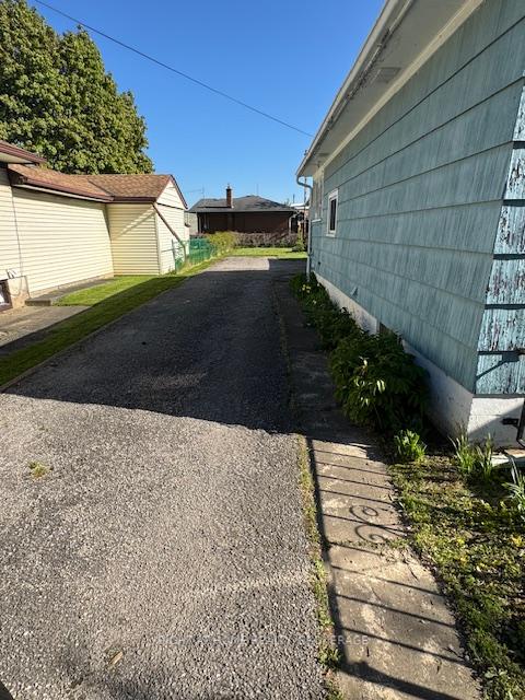 Photo 17 of 29 Henley Drive, St. Catharines, Martindale Pond — HOMEH