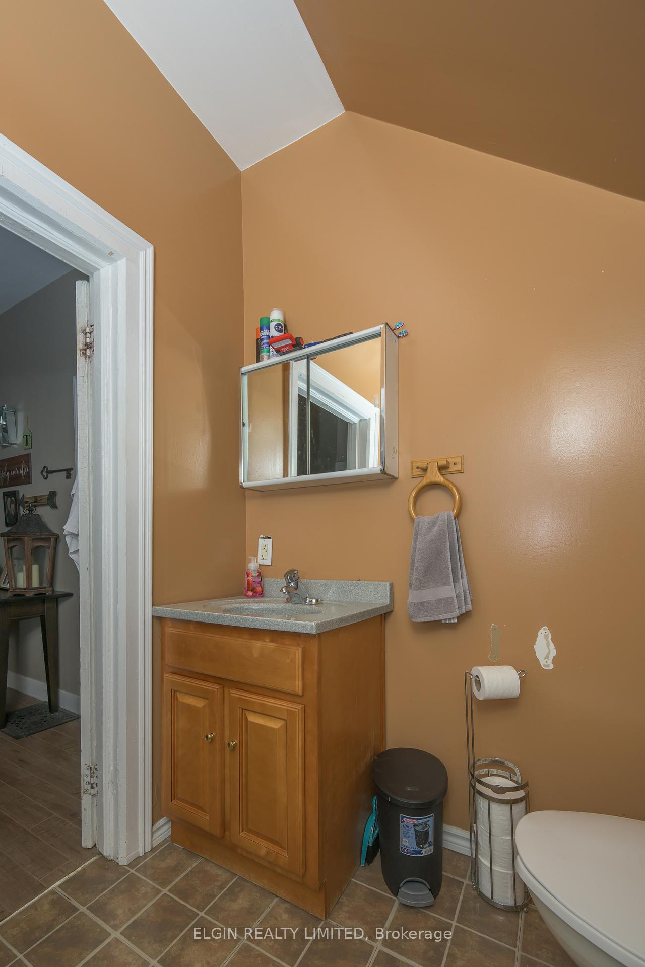 Photo 14 of 77 Kains Street, St. Thomas — HOMEH