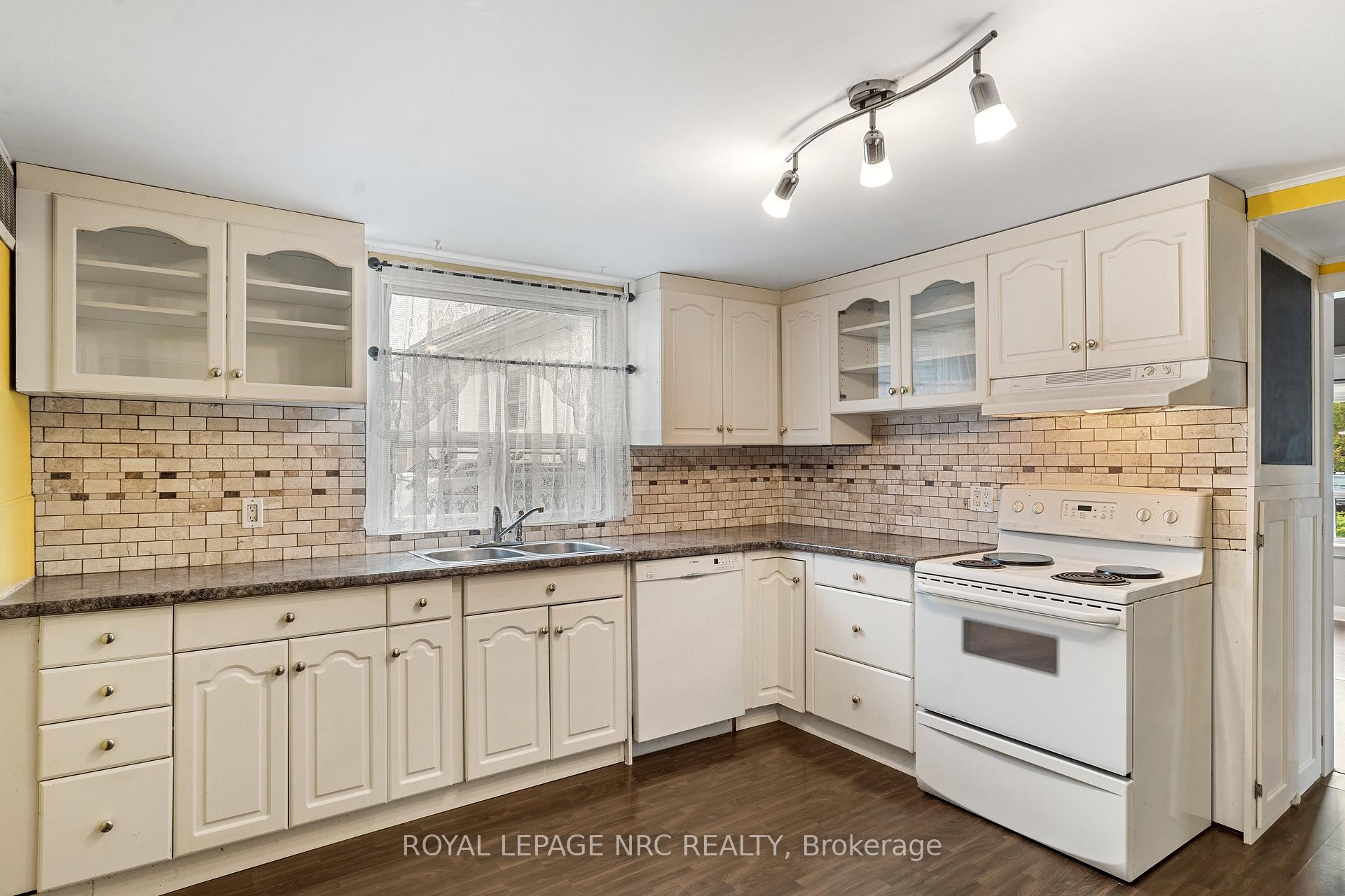 Photo 13 of 4 Moote Street, St. Catharines, Fairview — HOMEH