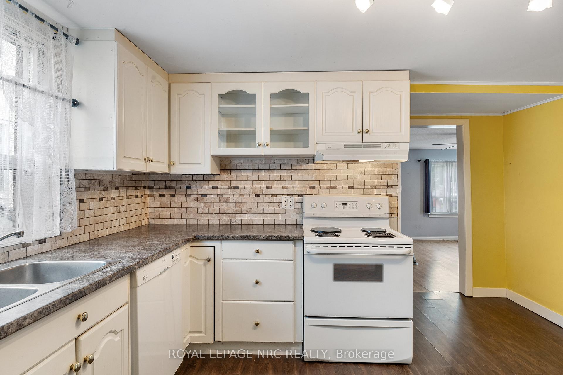 Photo 14 of 4 Moote Street, St. Catharines, Fairview — HOMEH
