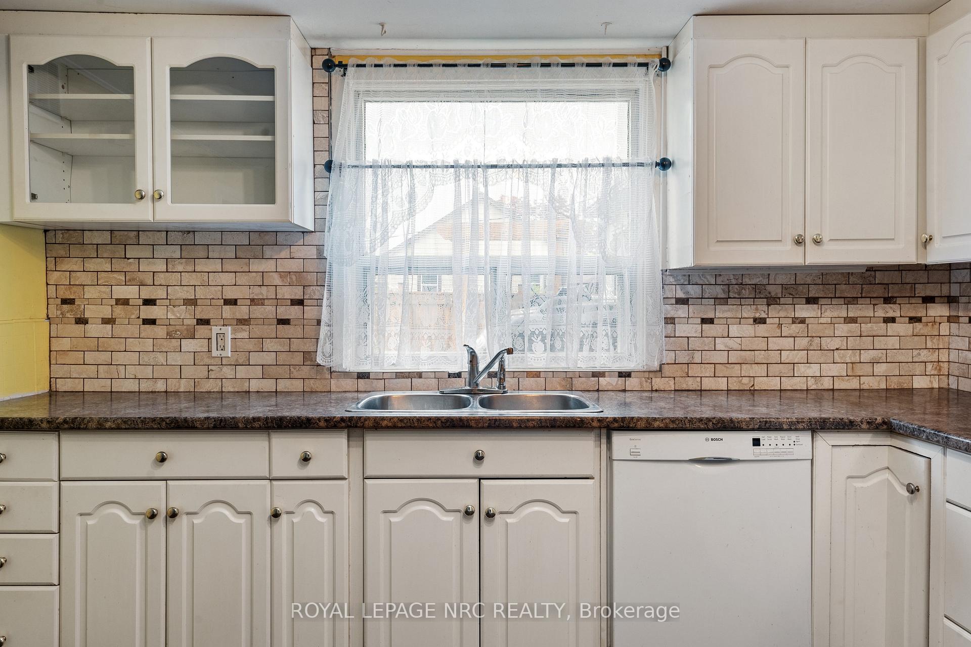 Photo 15 of 4 Moote Street, St. Catharines, Fairview — HOMEH