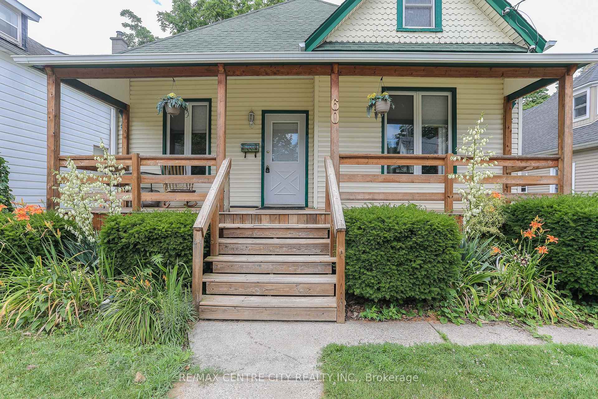 Photo 3 of 60 Alma Street, St. Thomas — HOMEH