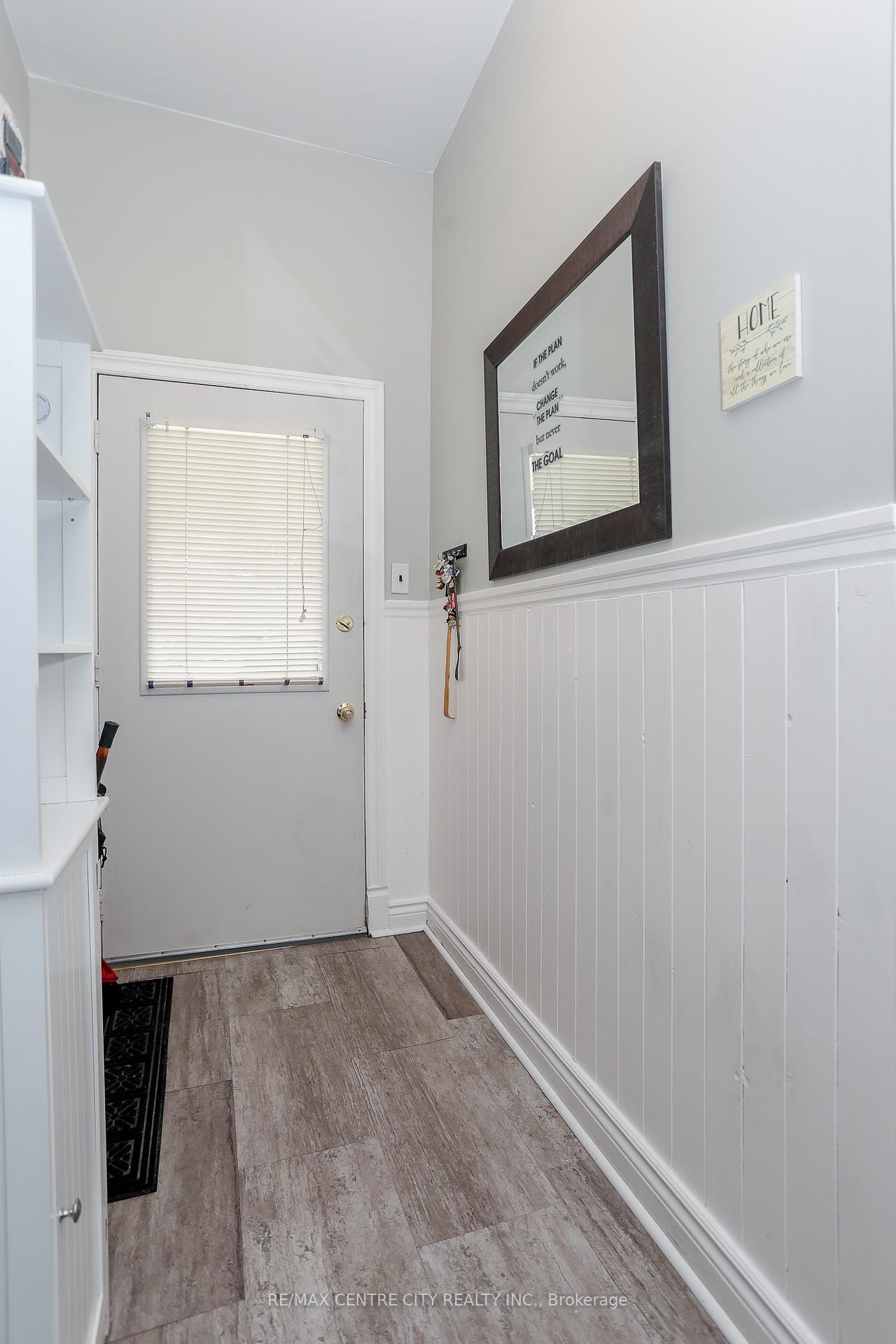 Photo 6 of 60 Alma Street, St. Thomas — HOMEH