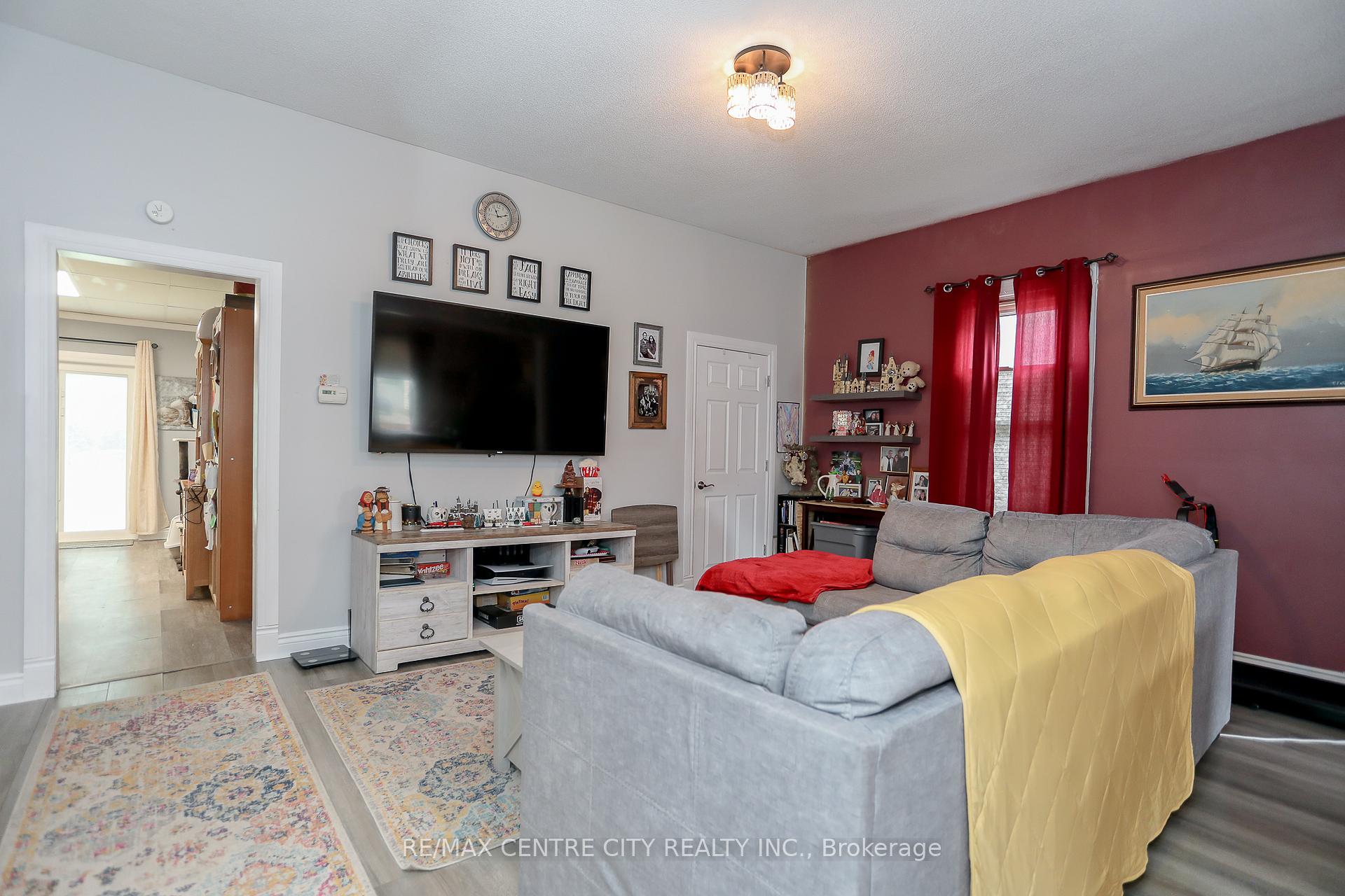 Photo 7 of 60 Alma Street, St. Thomas — HOMEH