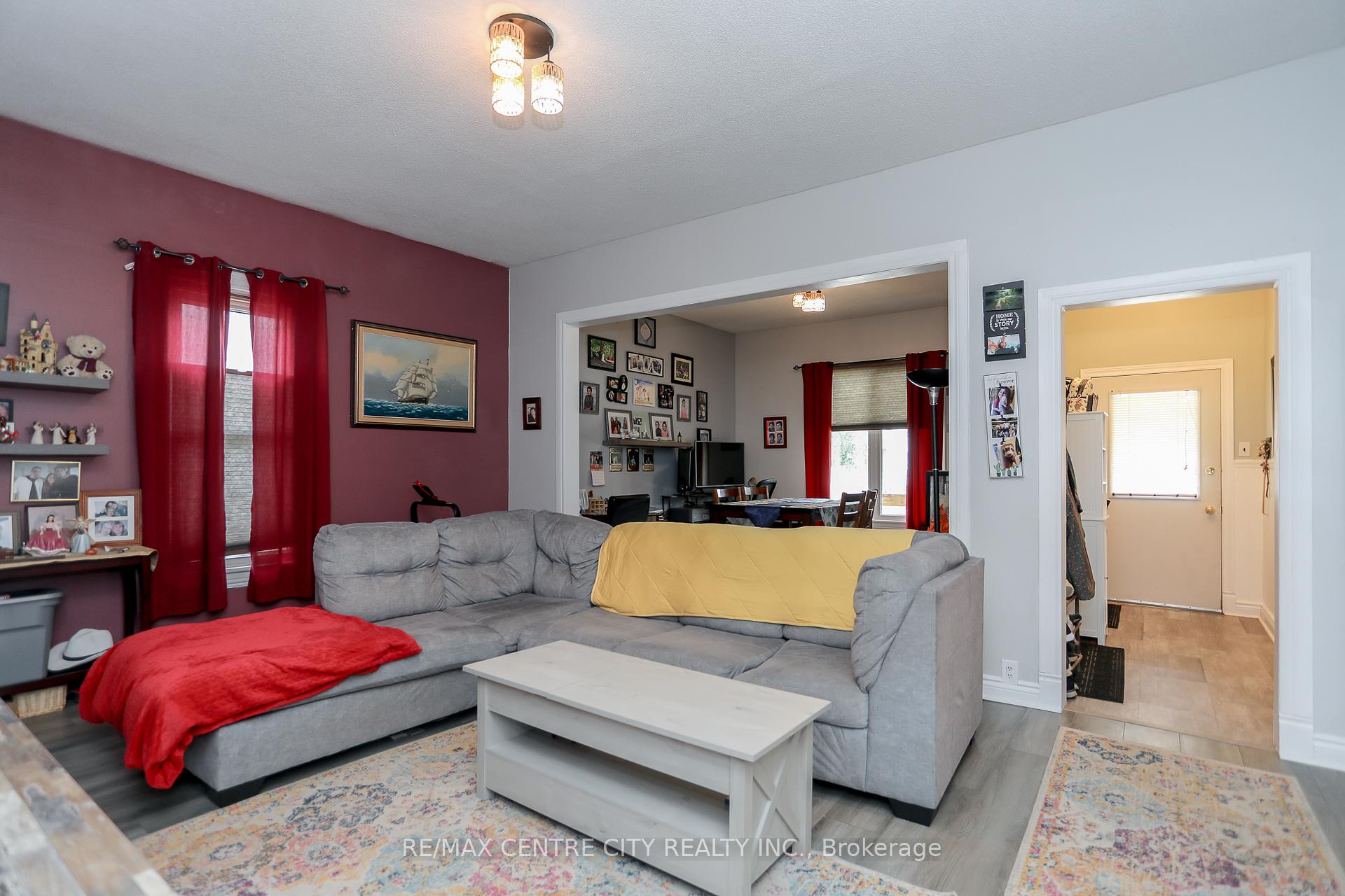 Photo 8 of 60 Alma Street, St. Thomas — HOMEH
